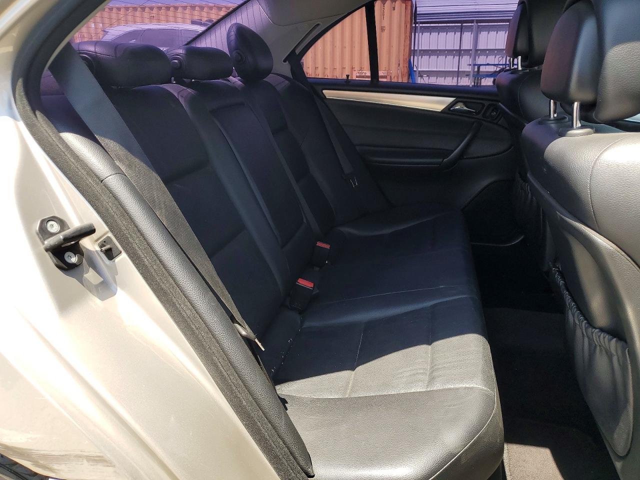 2006 Mercedes-benz C 230 Beige vin: WDBRF52HX6A889476