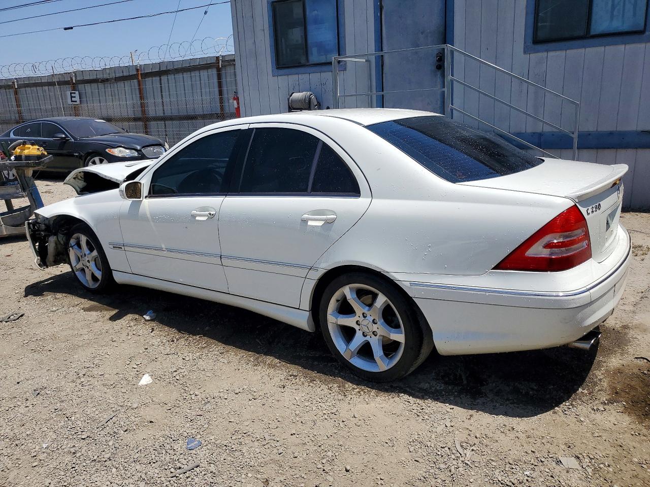2007 Mercedes-benz C 230 White vin: WDBRF52HX7A934112
