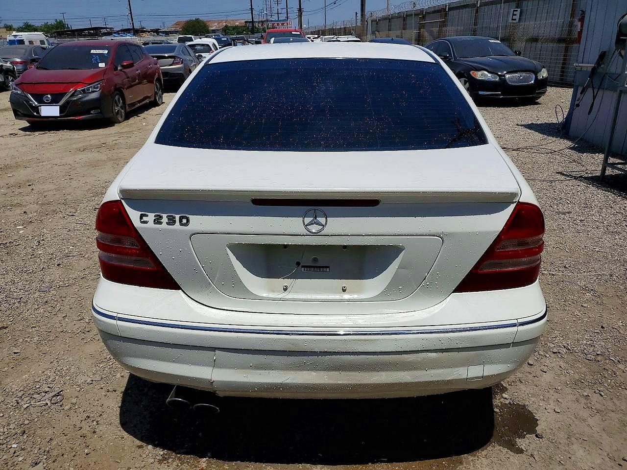 2007 Mercedes-benz C 230 White vin: WDBRF52HX7A934112