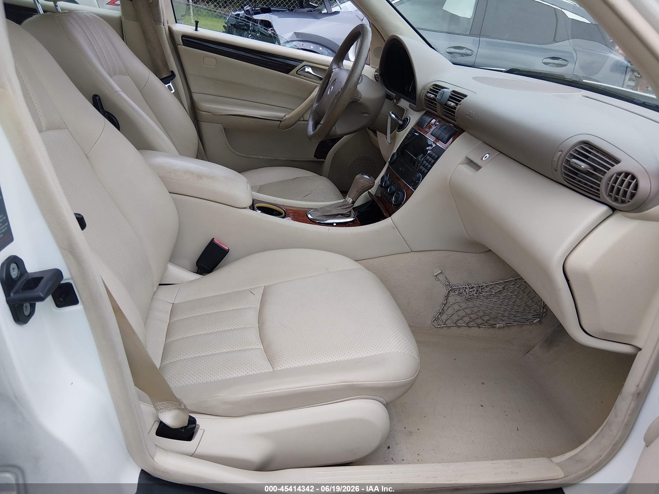 2007 Mercedes-benz C 280 Luxury White vin: WDBRF54H07A921687