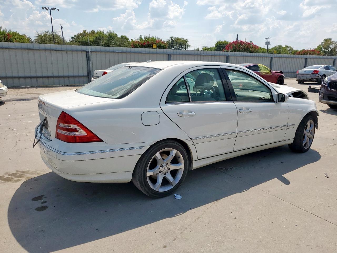 2007 Mercedes-benz C 350 Белый vin: WDBRF56H67F855310