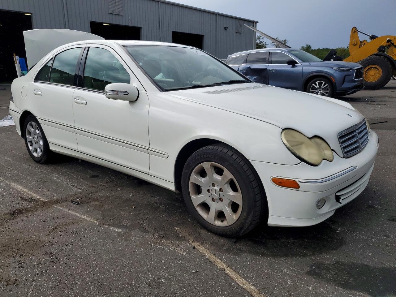 2006 Mercedes-benz C 350 White vin: WDBRF56HX6F740479