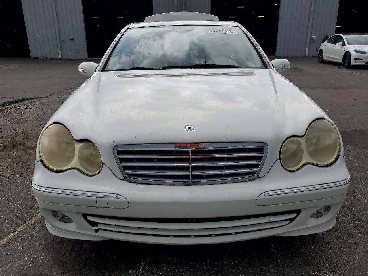 2006 Mercedes-benz C 350 White vin: WDBRF56HX6F740479