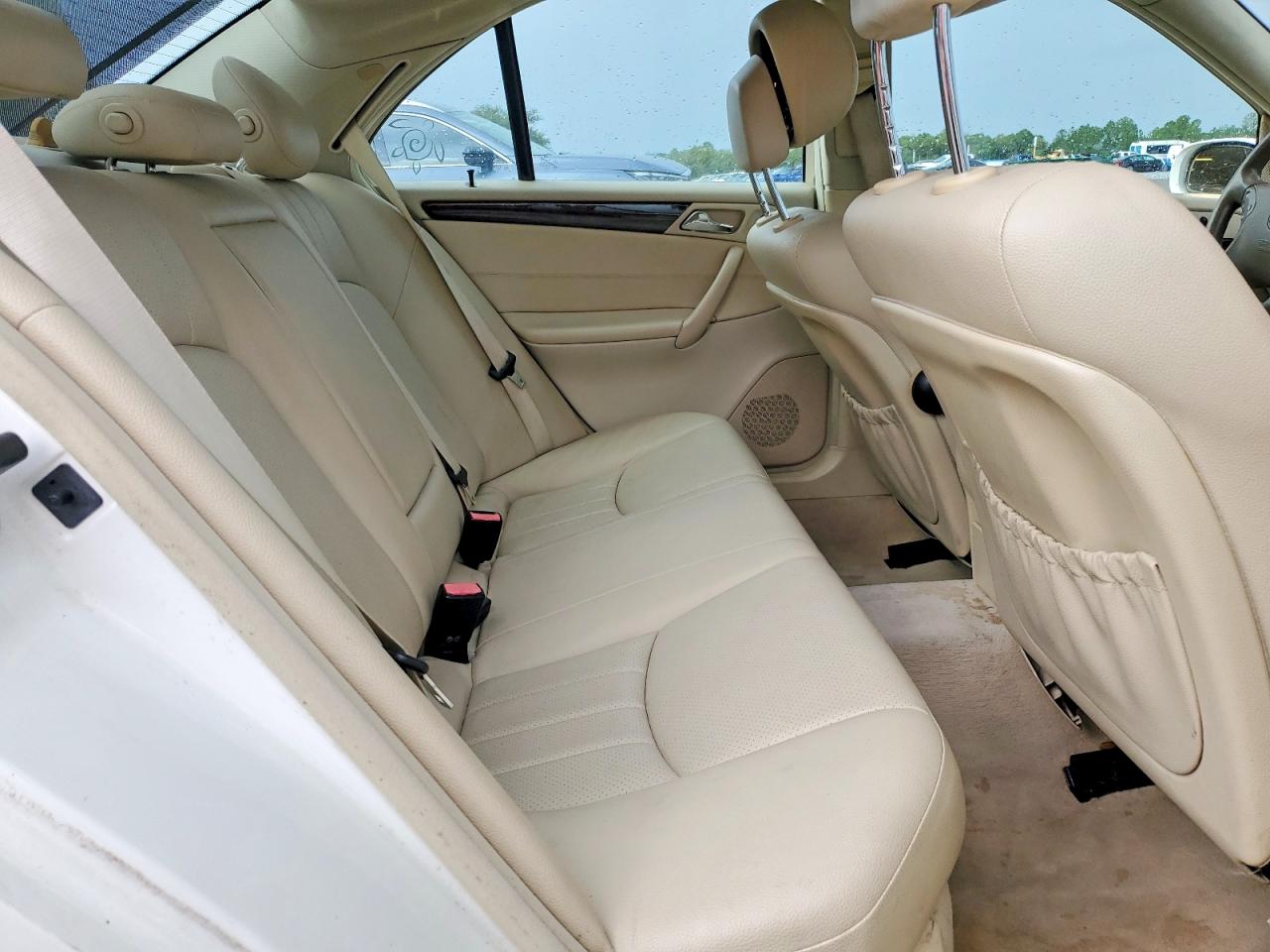 2006 Mercedes-benz C 350 White vin: WDBRF56HX6F740479