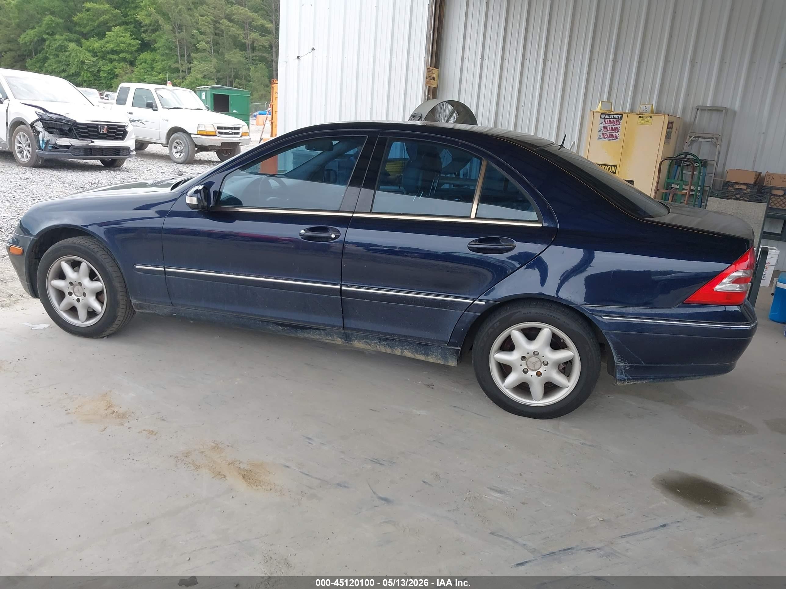 2001 Mercedes-benz C 240   Blue vin: WDBRF61J01F070093