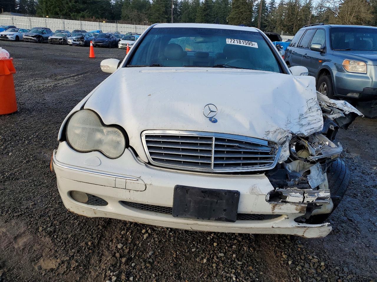 2001 Mercedes-benz C 240 White vin: WDBRF61J01F118367