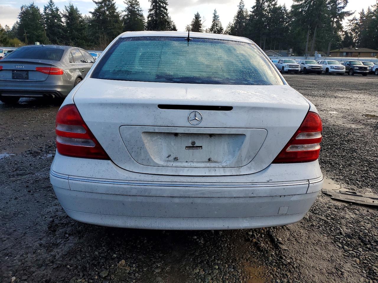 2001 Mercedes-benz C 240 White vin: WDBRF61J01F118367