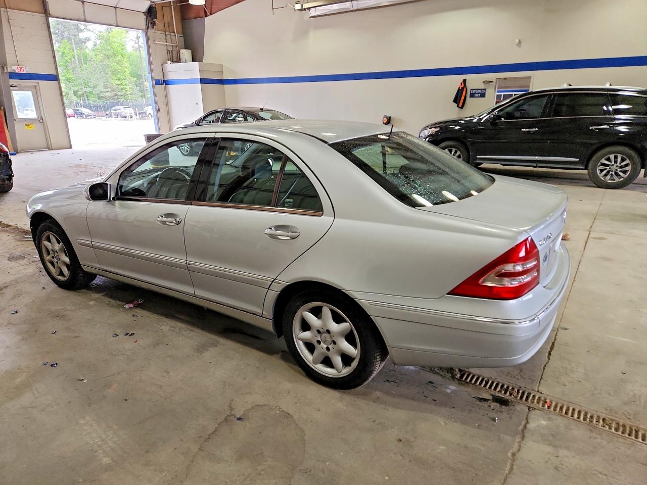 2002 Mercedes-benz C 240 Серебряный vin: WDBRF61J02F165884