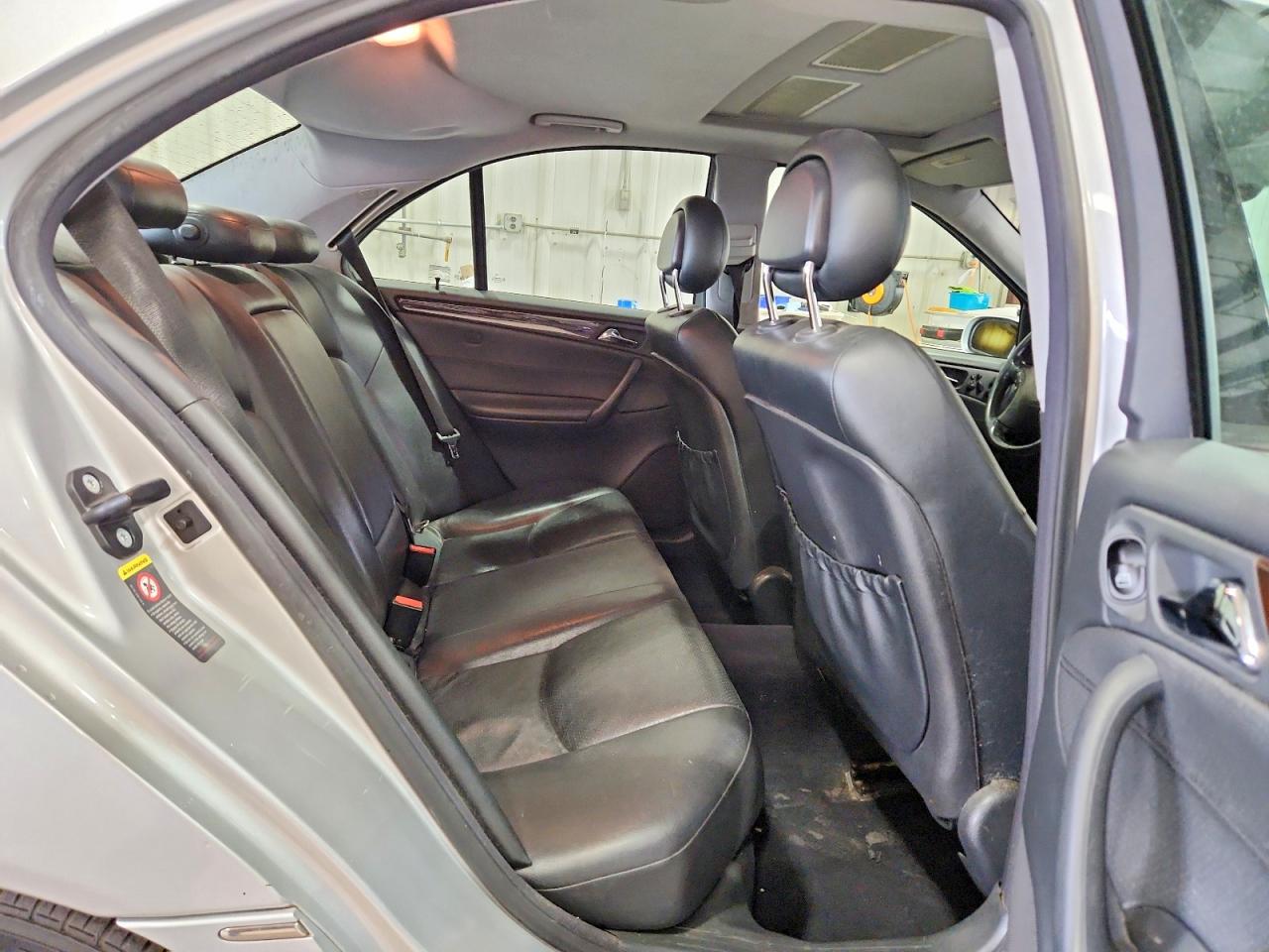 2002 Mercedes-benz C 240 Серебряный vin: WDBRF61J02F165884
