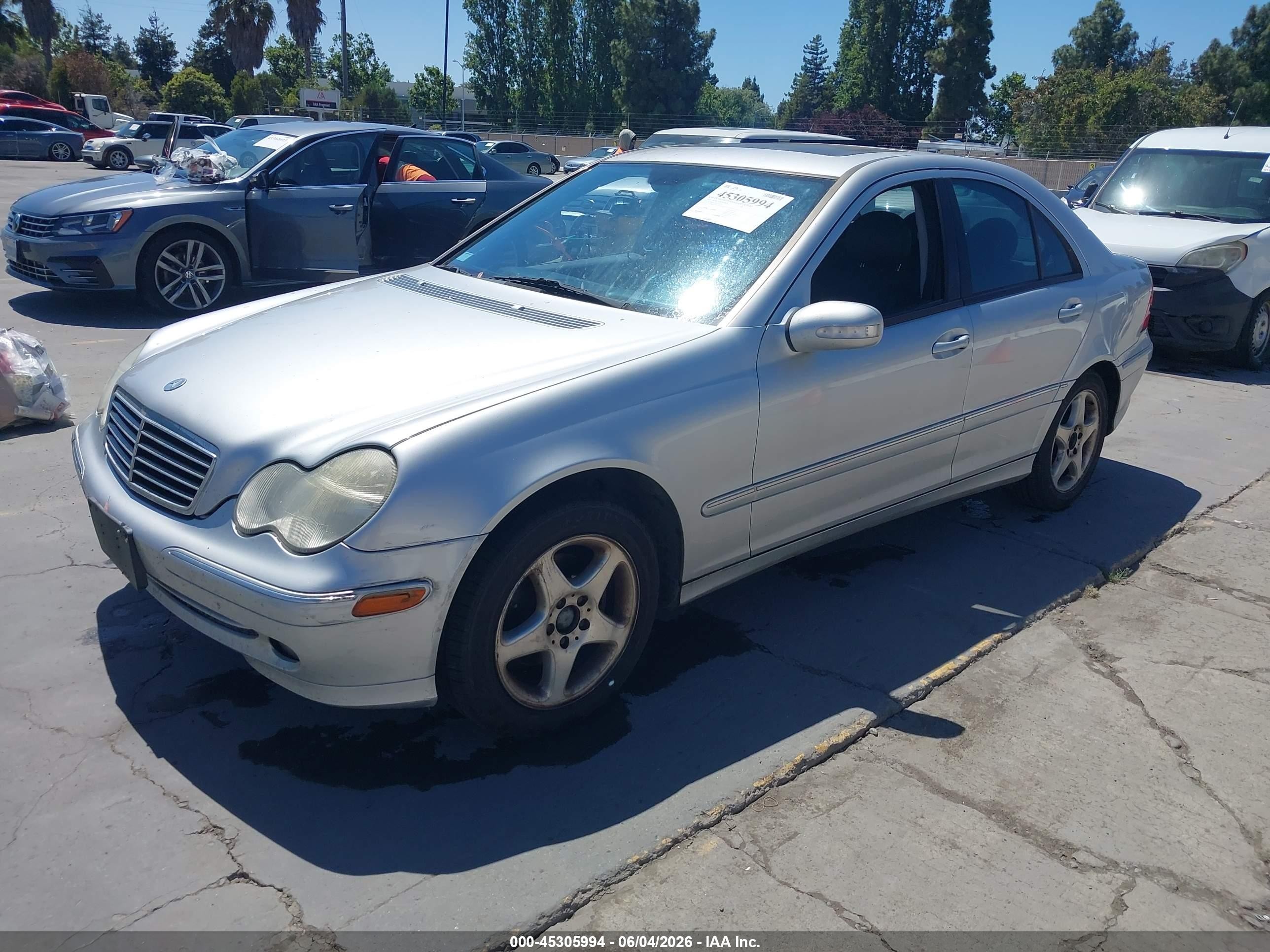 2002 Mercedes-benz C 240   Серебряный vin: WDBRF61J02F185505