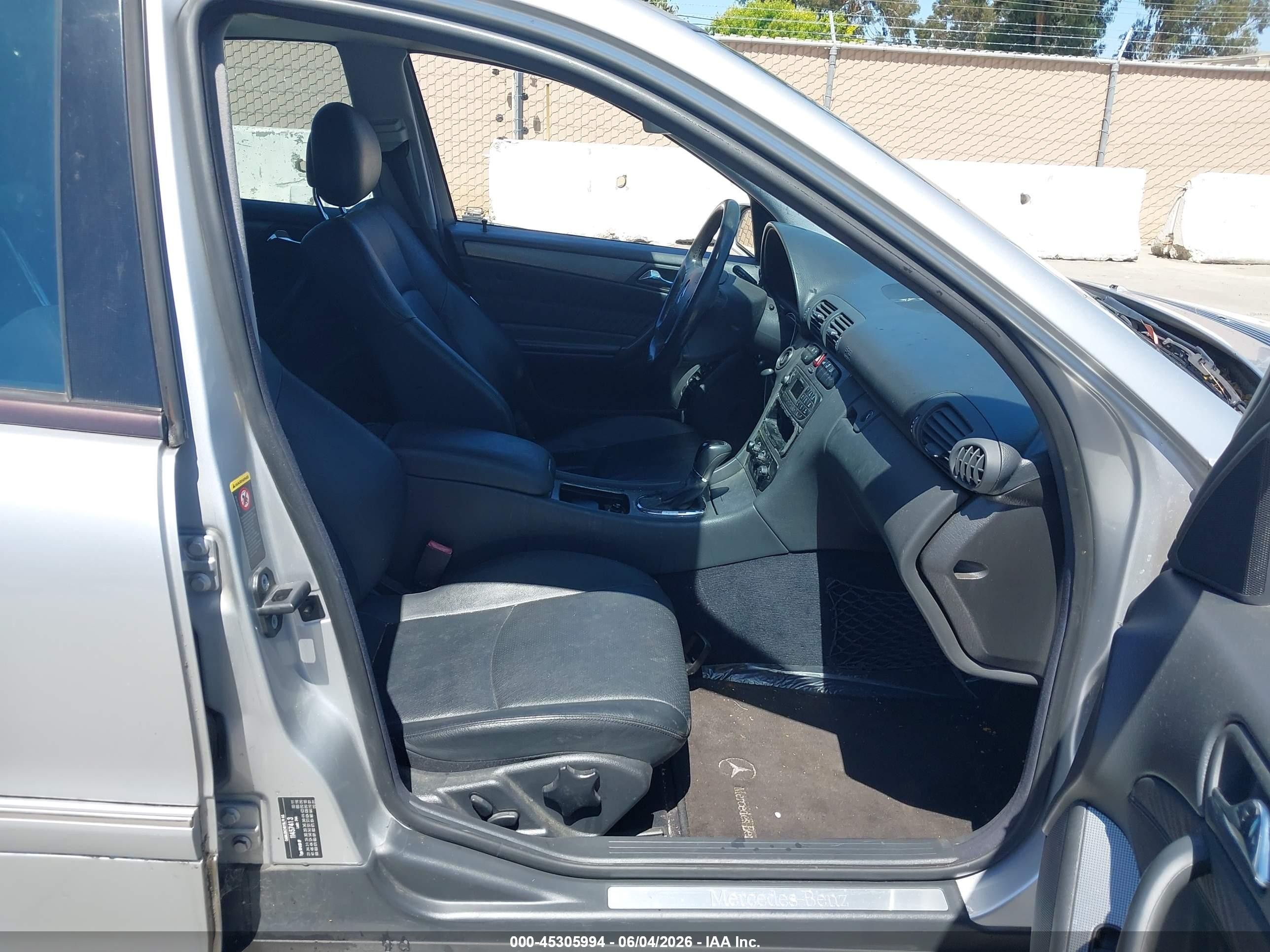 2002 Mercedes-benz C 240   Серебряный vin: WDBRF61J02F185505