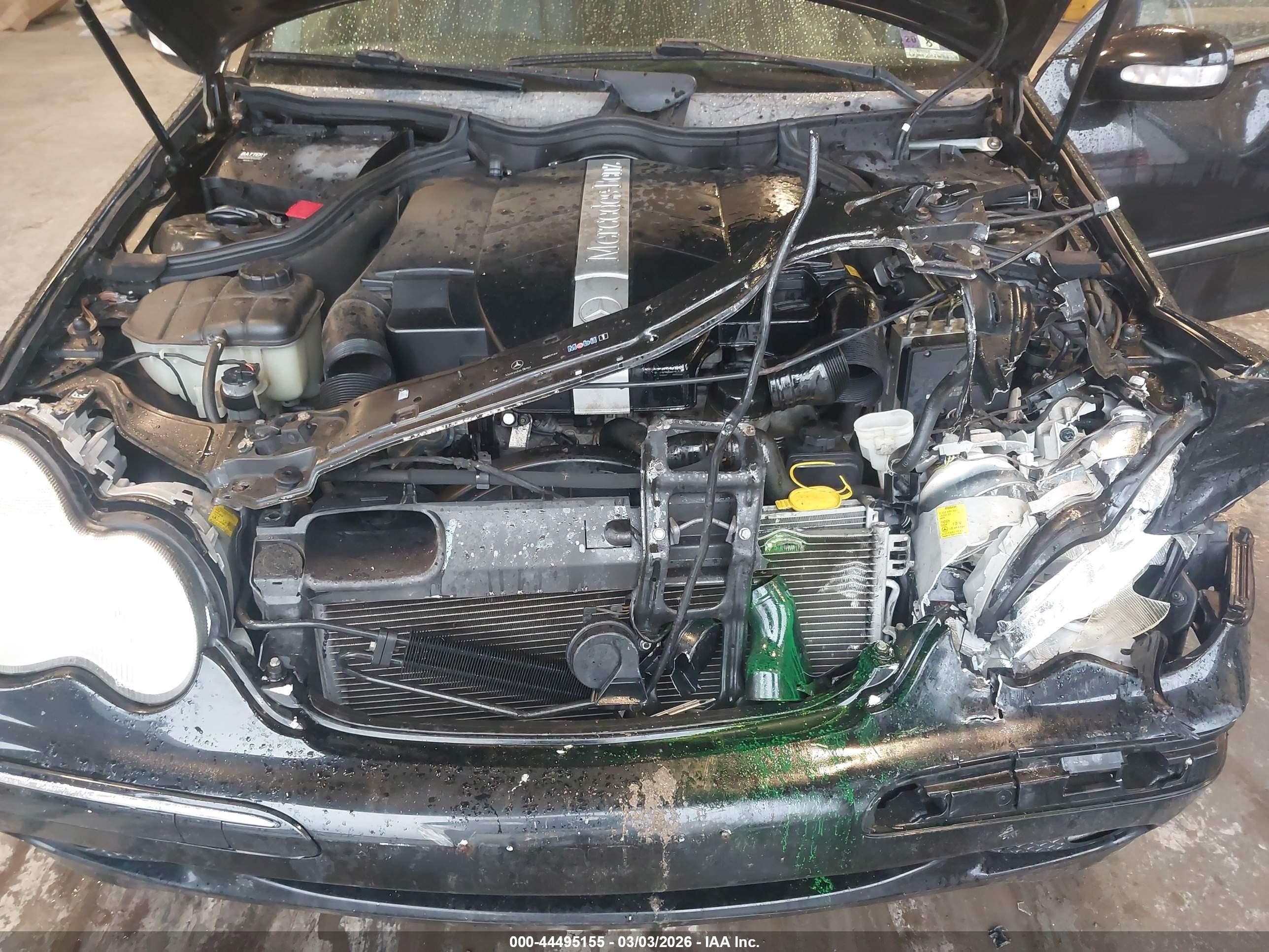 2002 Mercedes-benz C 240   Черный vin: WDBRF61J02F258050