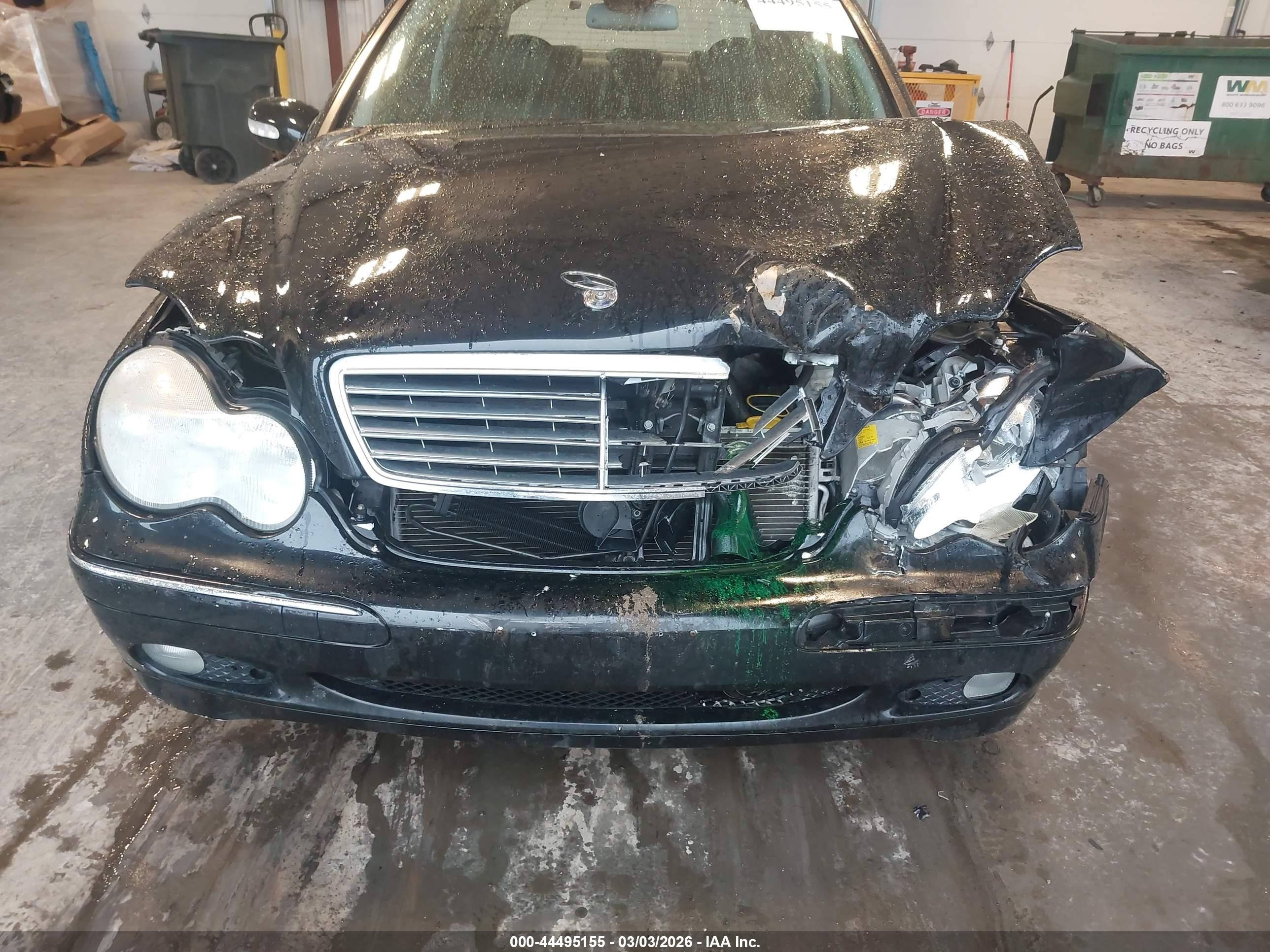 2002 Mercedes-benz C 240   Черный vin: WDBRF61J02F258050
