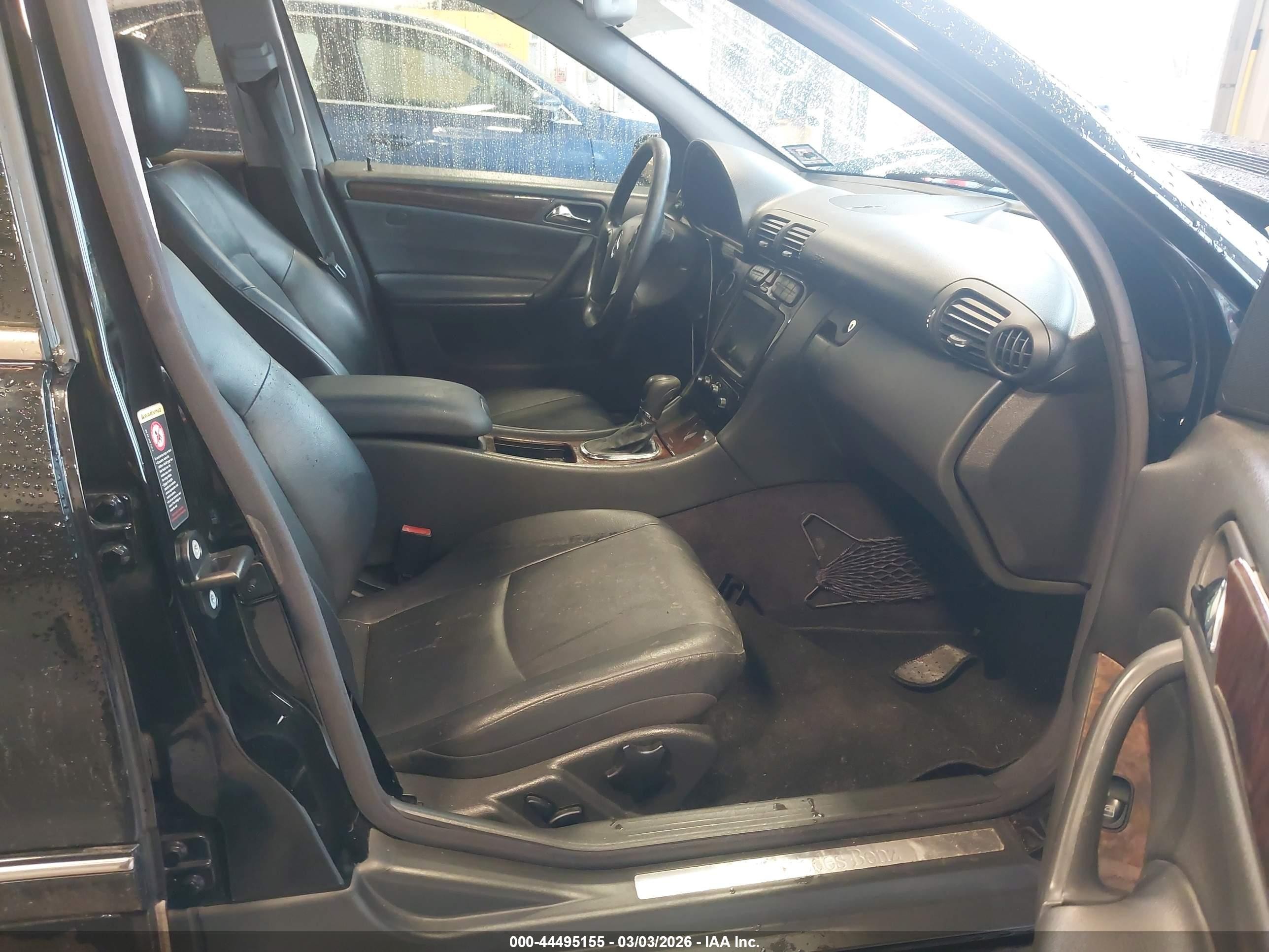 2002 Mercedes-benz C 240   Черный vin: WDBRF61J02F258050