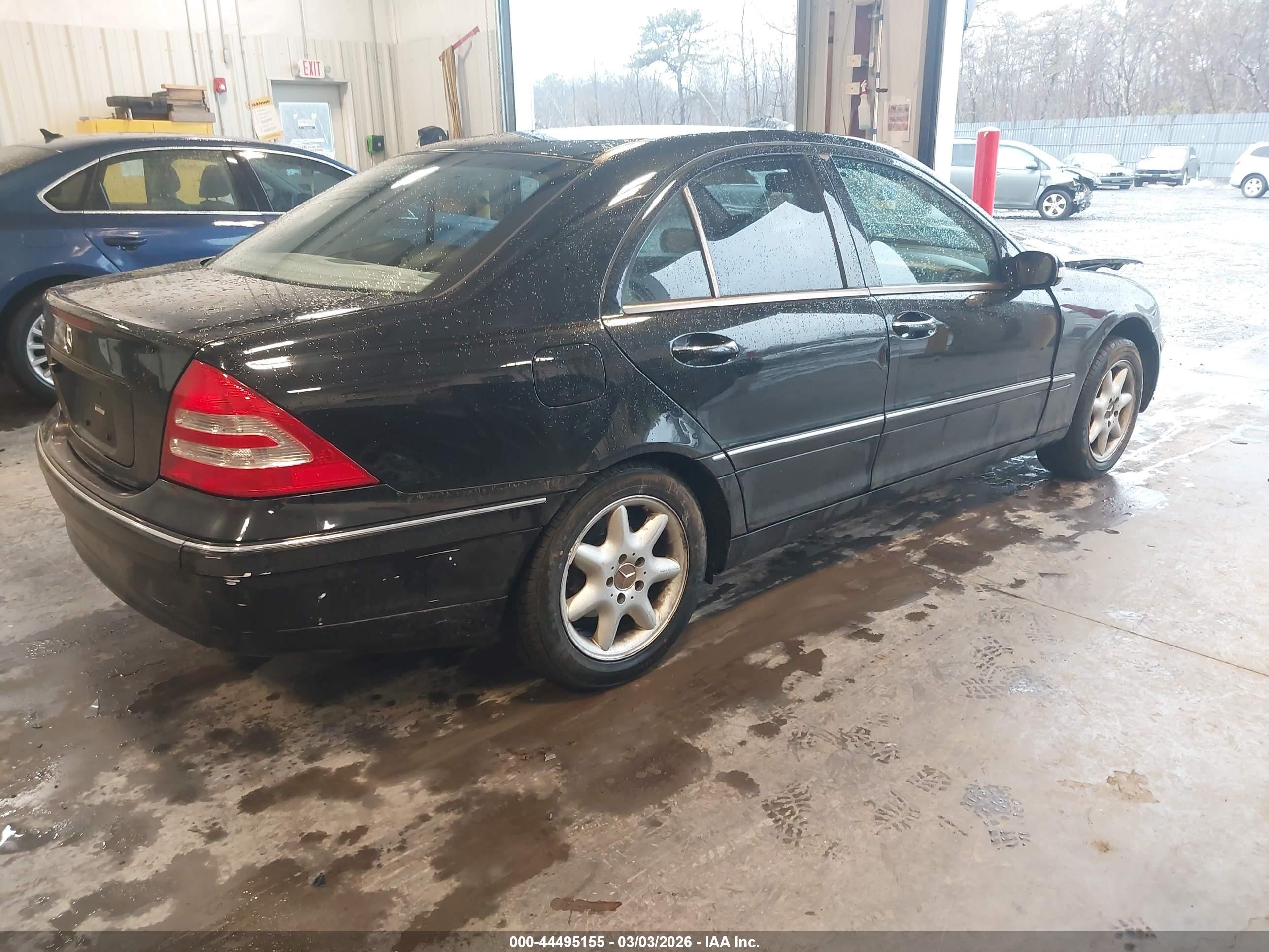 2002 Mercedes-benz C 240   Черный vin: WDBRF61J02F258050