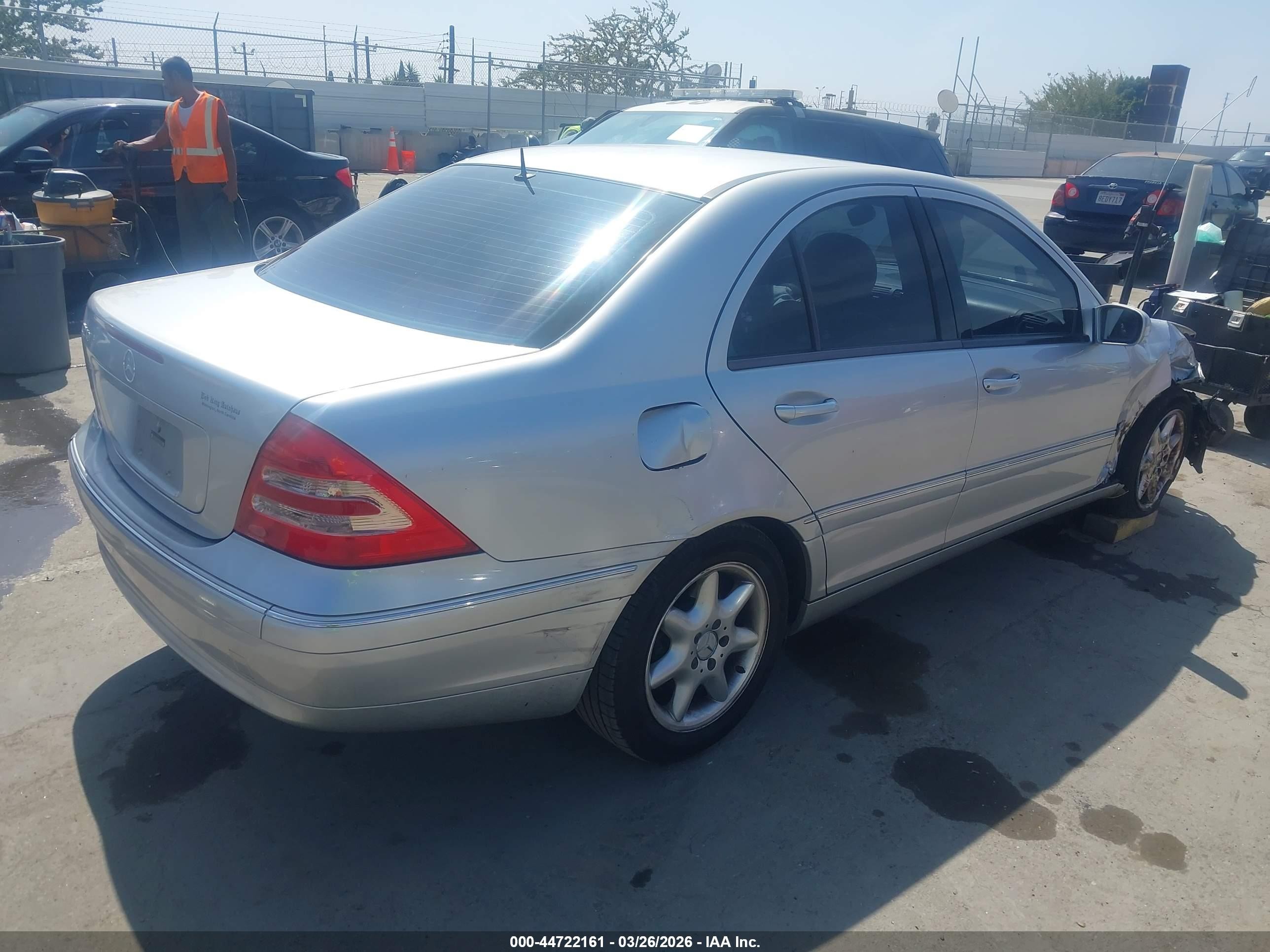 2002 Mercedes-benz C 240   Silver vin: WDBRF61J02F258419