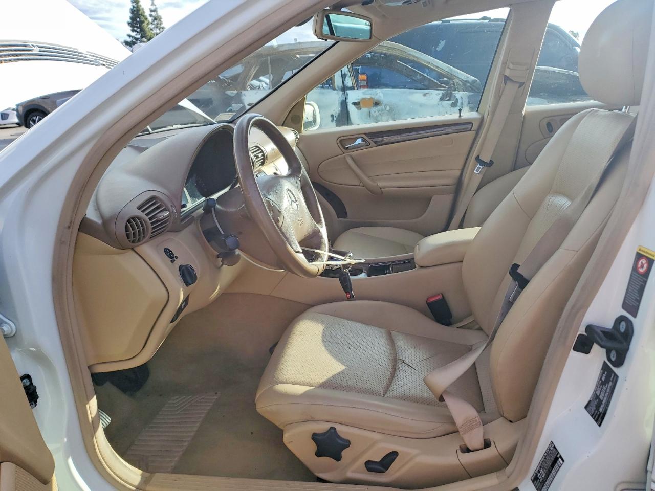 2002 Mercedes-benz C 240 White vin: WDBRF61J02F272143