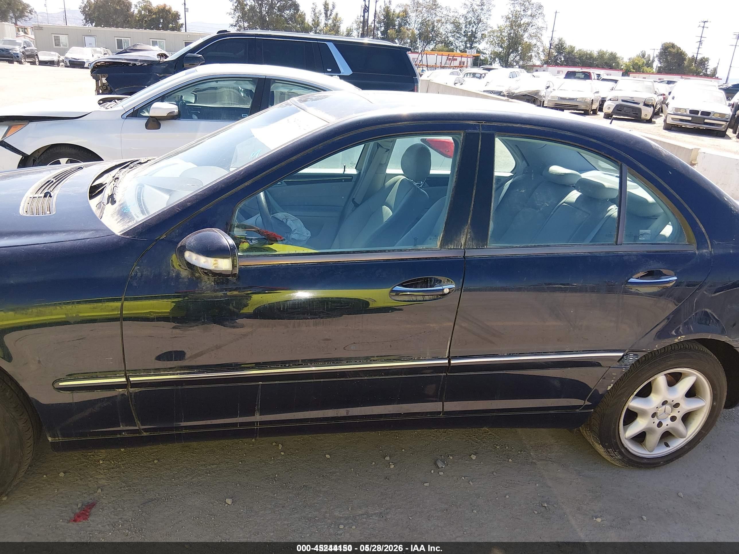 2002 Mercedes-benz C 240   Black vin: WDBRF61J02F286298