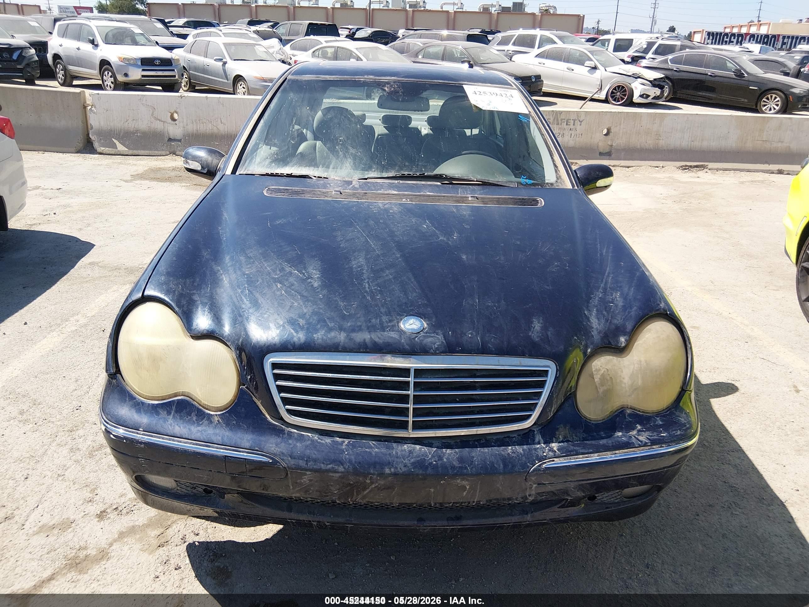 2002 Mercedes-benz C 240   Black vin: WDBRF61J02F286298