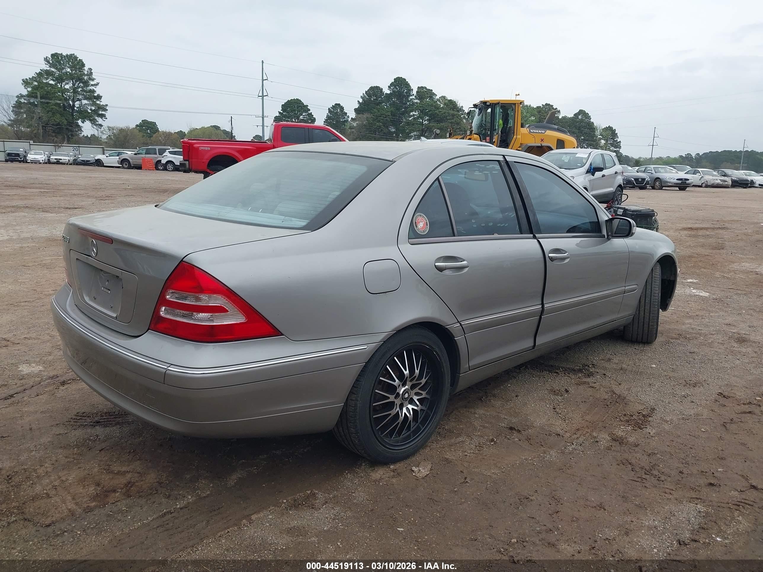 2004 Mercedes-benz C 240   Gold vin: WDBRF61J04E017159