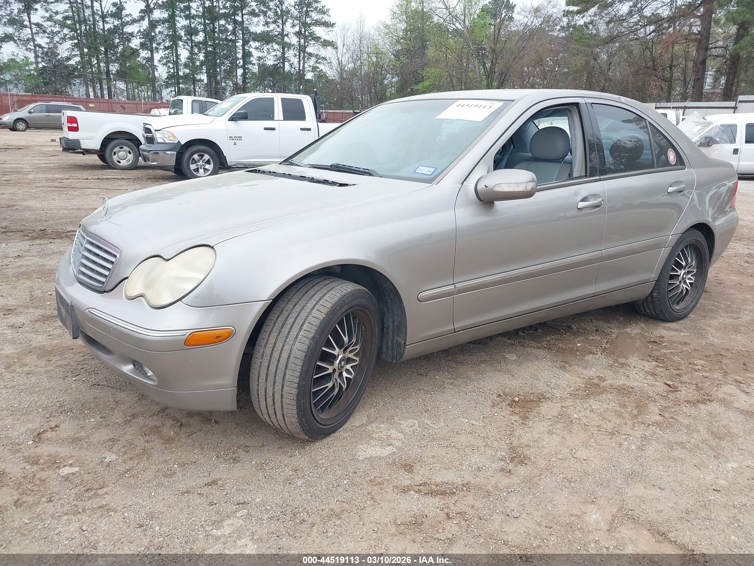 2004 Mercedes-benz C 240   Gold vin: WDBRF61J04E017159
