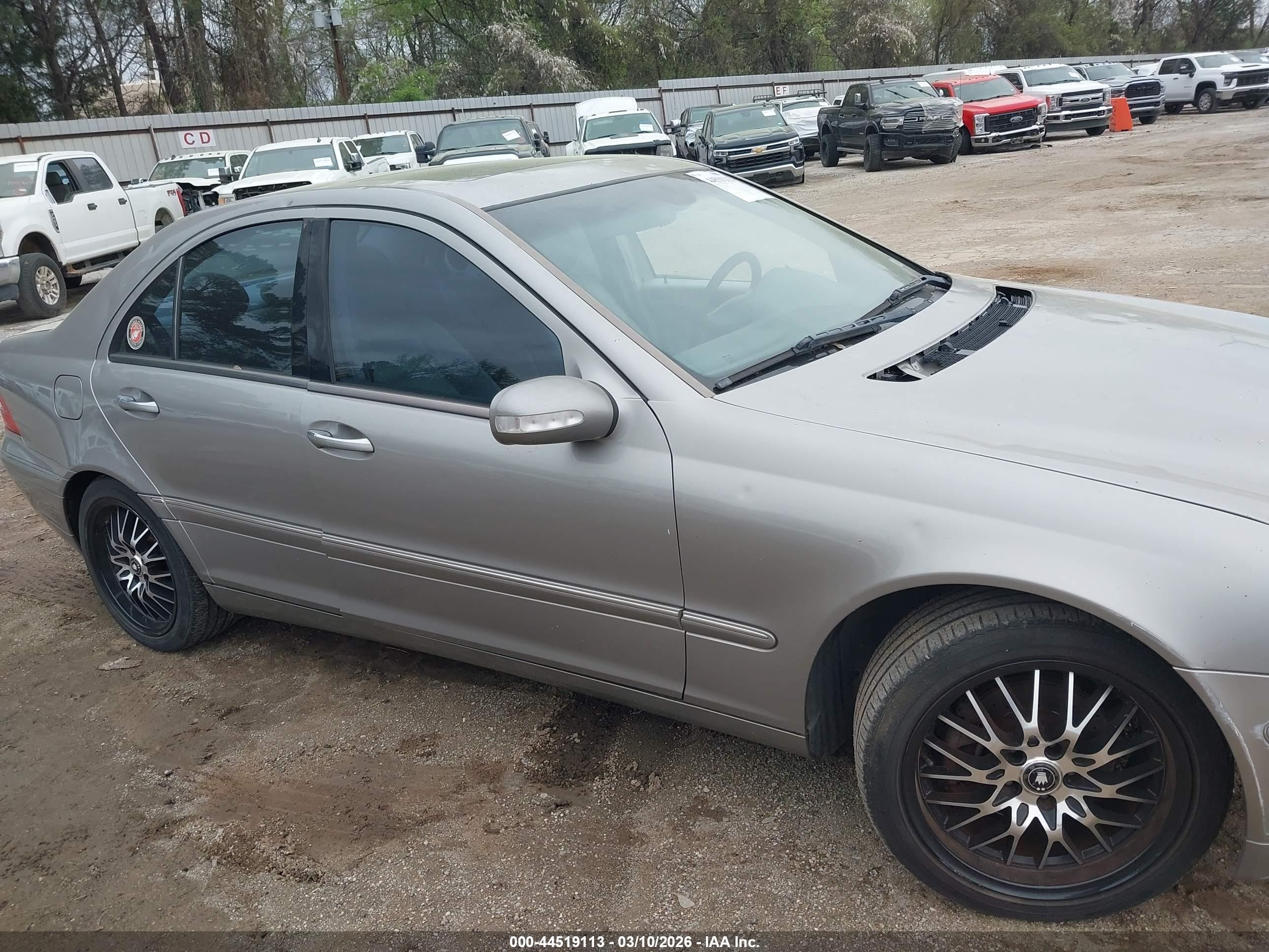 2004 Mercedes-benz C 240   Gold vin: WDBRF61J04E017159