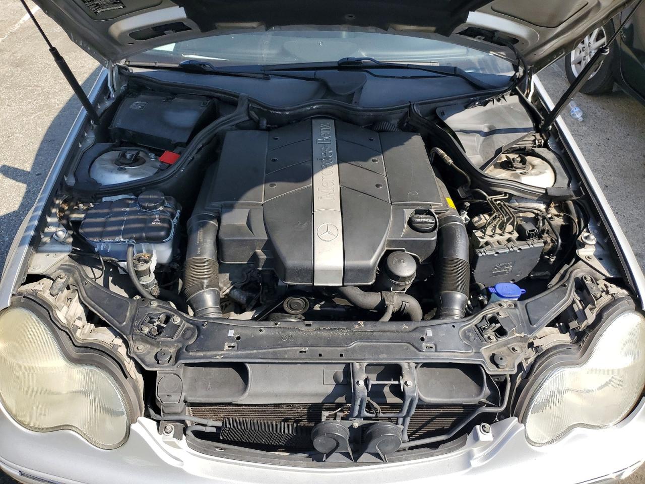 2001 Mercedes-benz C 240 Серебряный vin: WDBRF61J11F088893