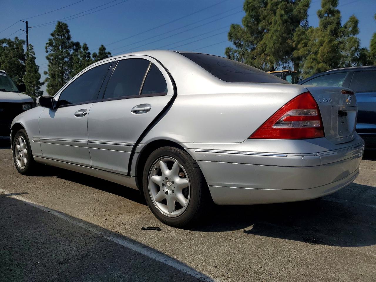 2001 Mercedes-benz C 240 Серебряный vin: WDBRF61J11F088893