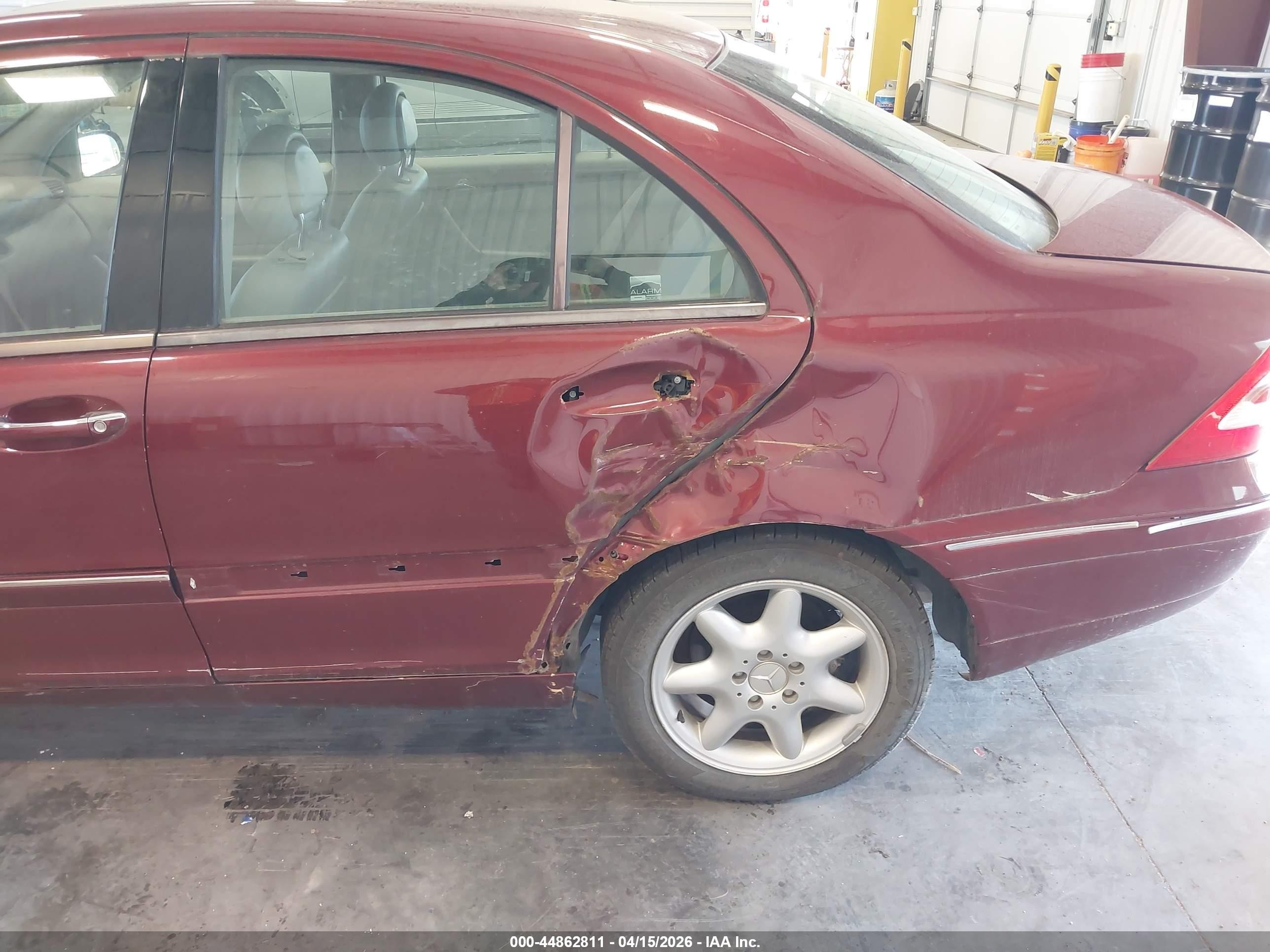 2001 Mercedes-benz C 240   Burgundy vin: WDBRF61J11F116465