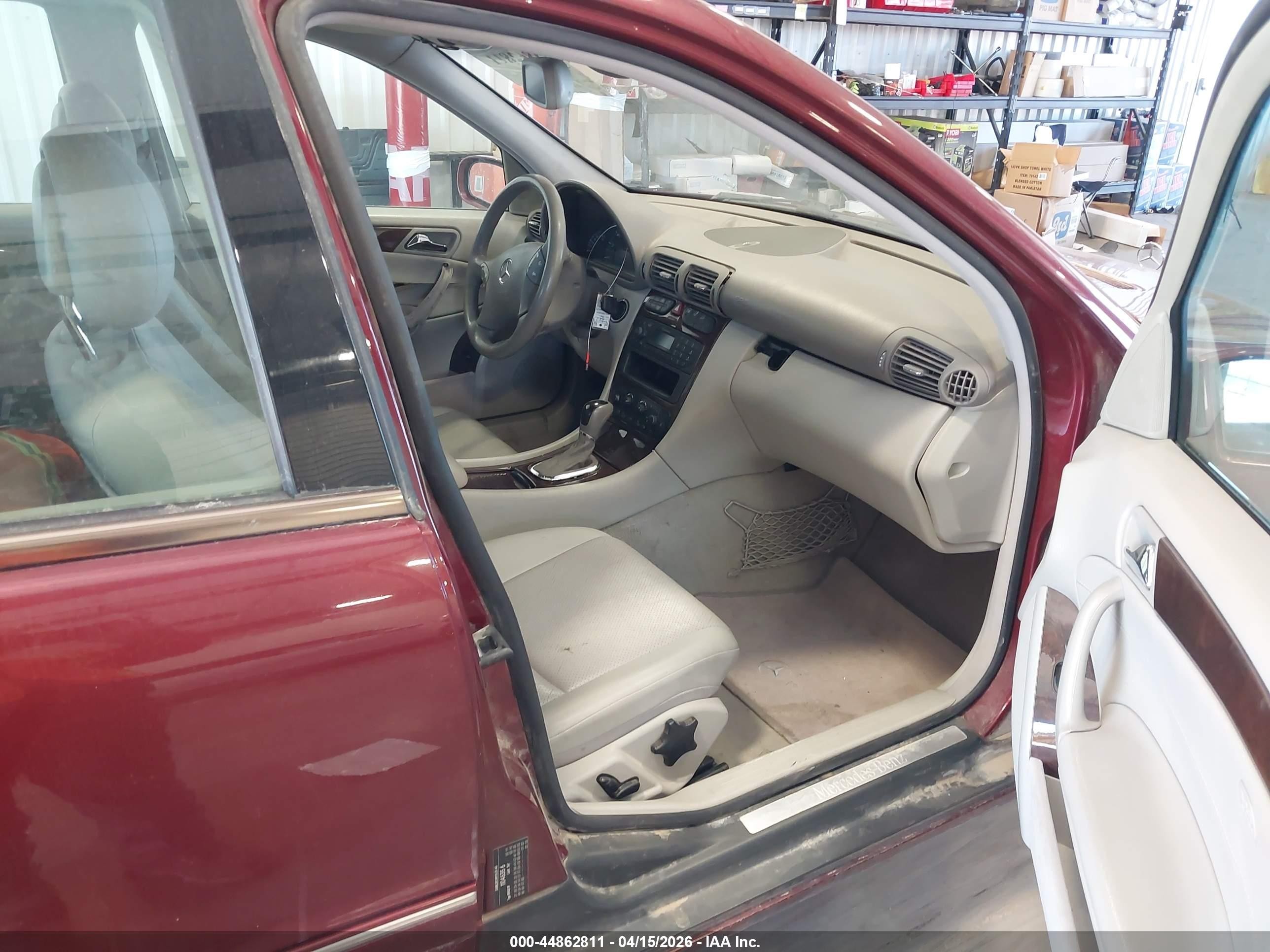 2001 Mercedes-benz C 240   Burgundy vin: WDBRF61J11F116465
