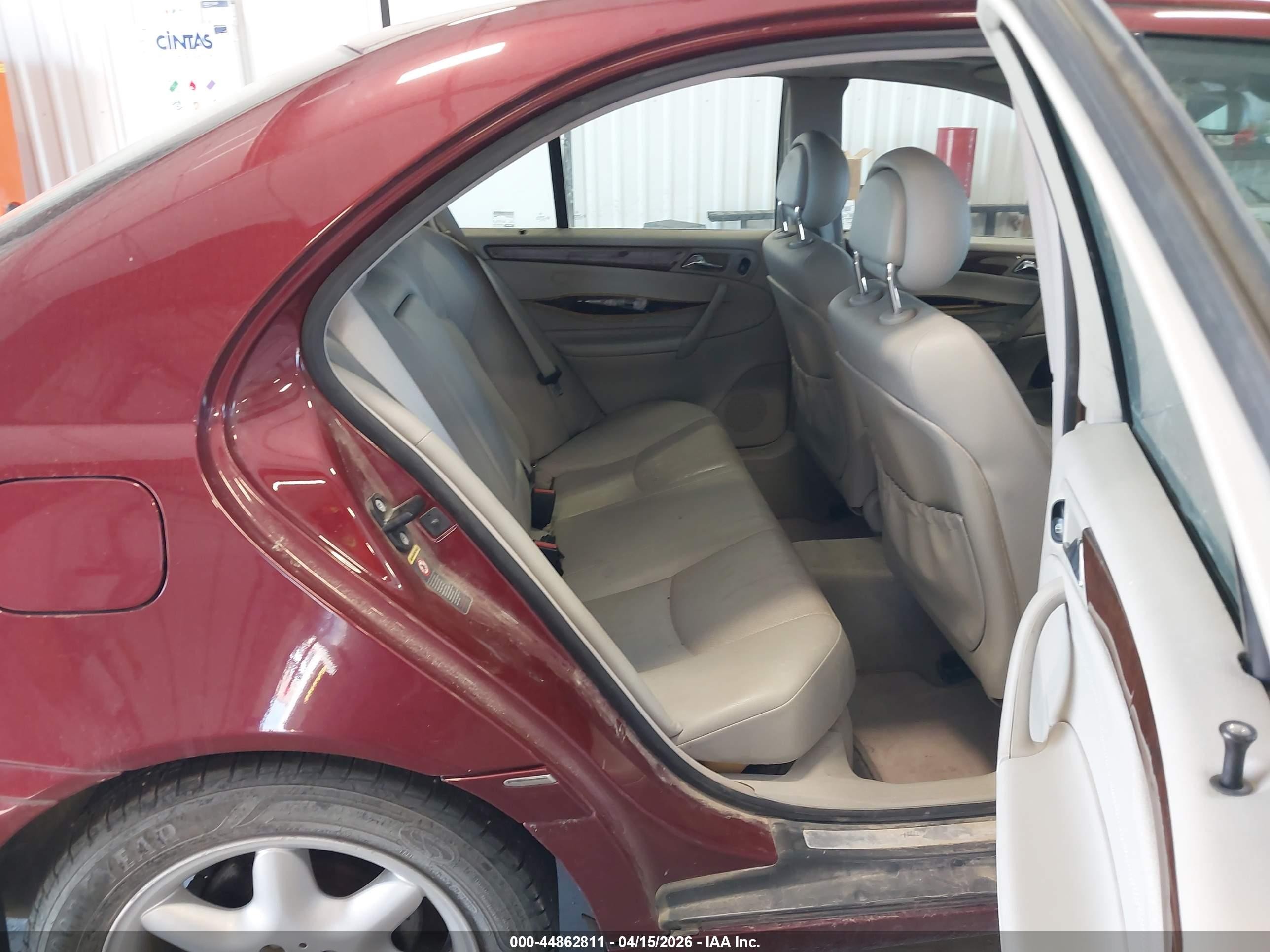 2001 Mercedes-benz C 240   Burgundy vin: WDBRF61J11F116465
