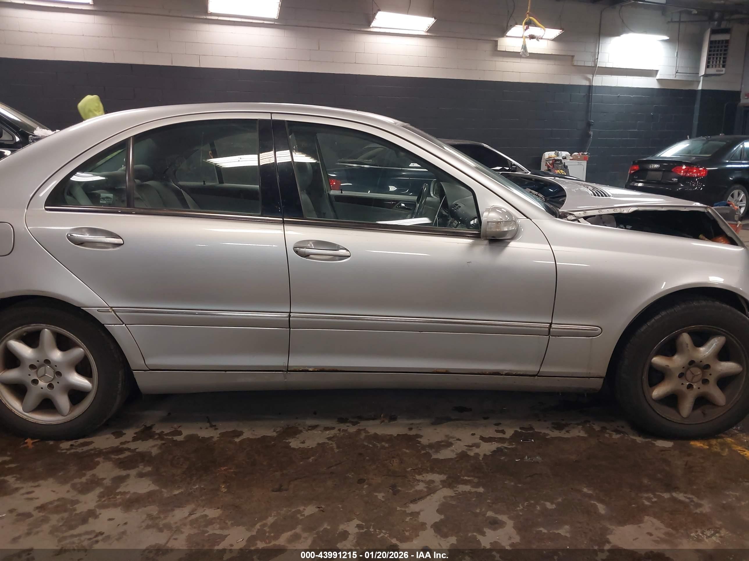 2002 Mercedes-benz C 240   Серый vin: WDBRF61J12E001548