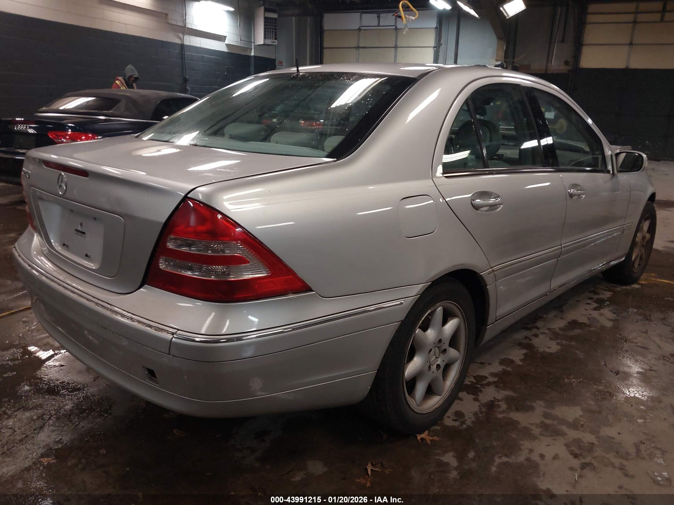 2002 Mercedes-benz C 240   Серый vin: WDBRF61J12E001548
