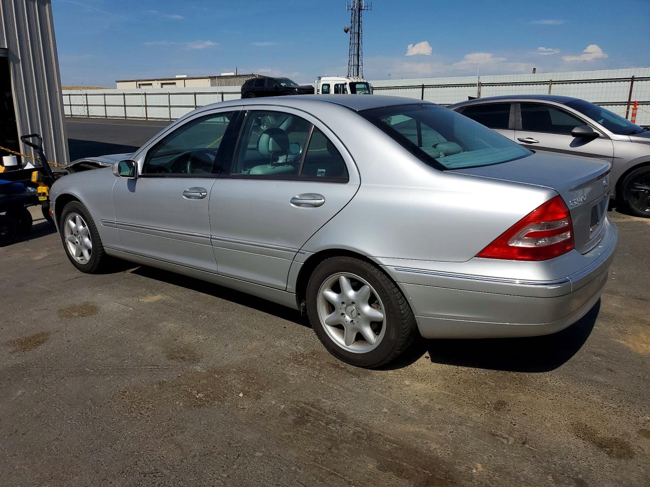 2002 Mercedes-benz C 240 Серебряный vin: WDBRF61J12F130979