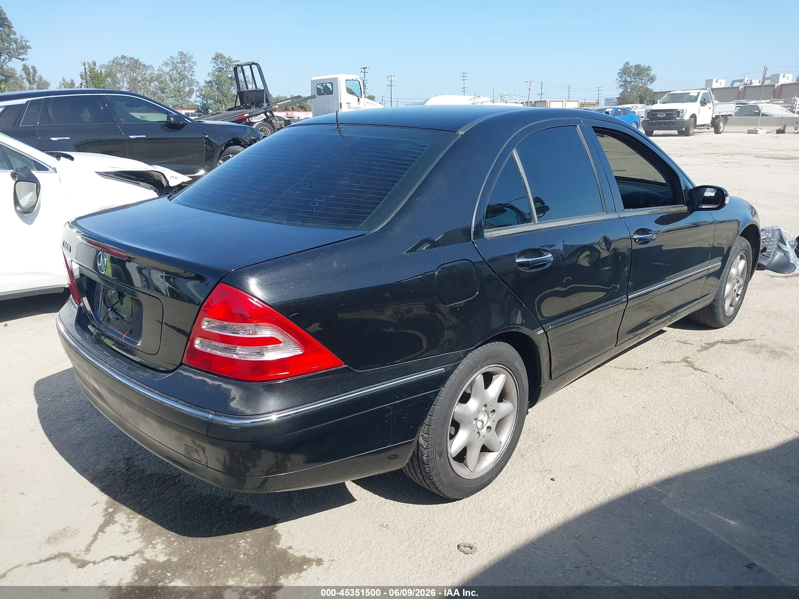 2002 Mercedes-benz C 240 Черный vin: WDBRF61J12F175985