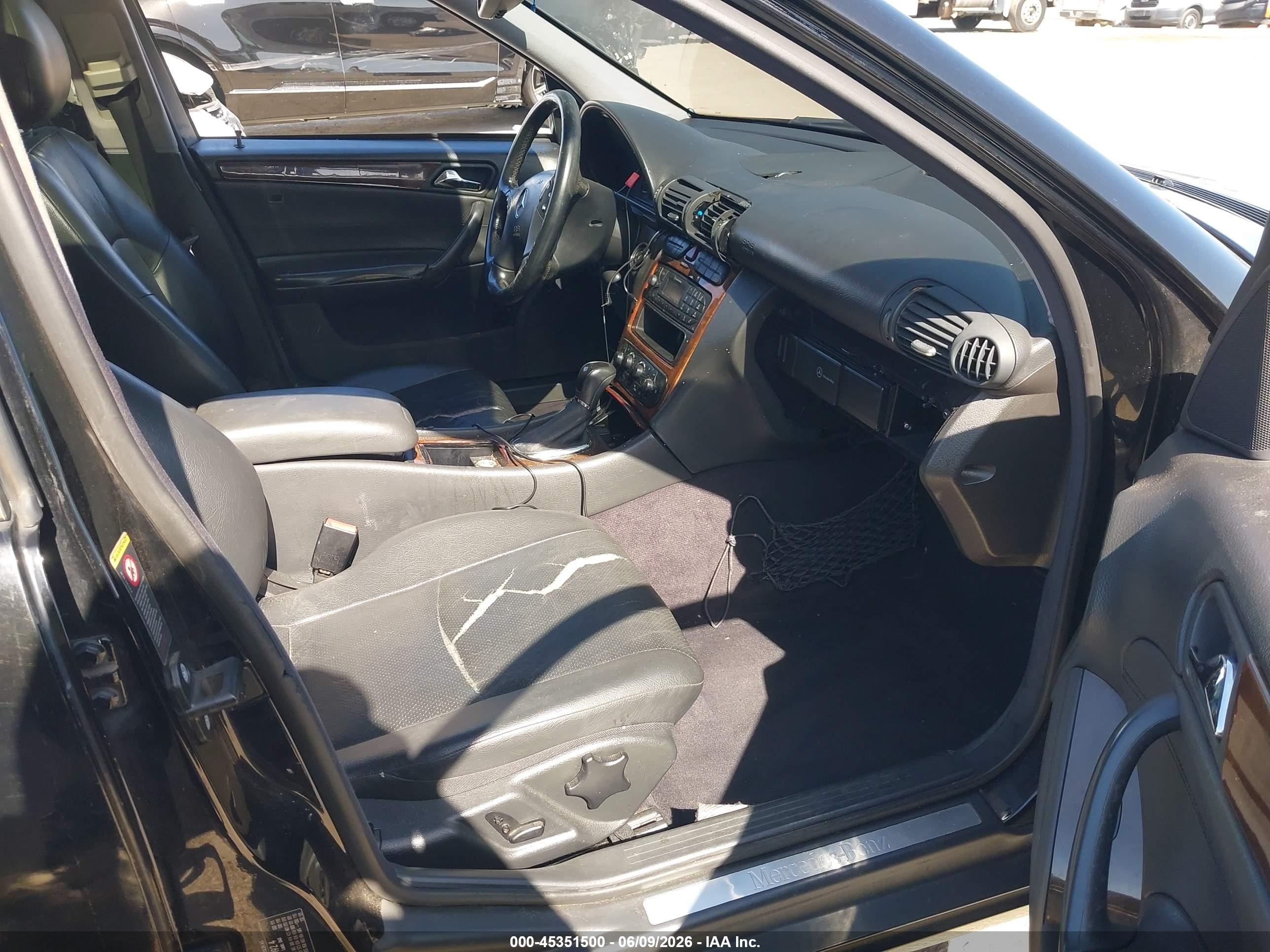 2002 Mercedes-benz C 240 Черный vin: WDBRF61J12F175985