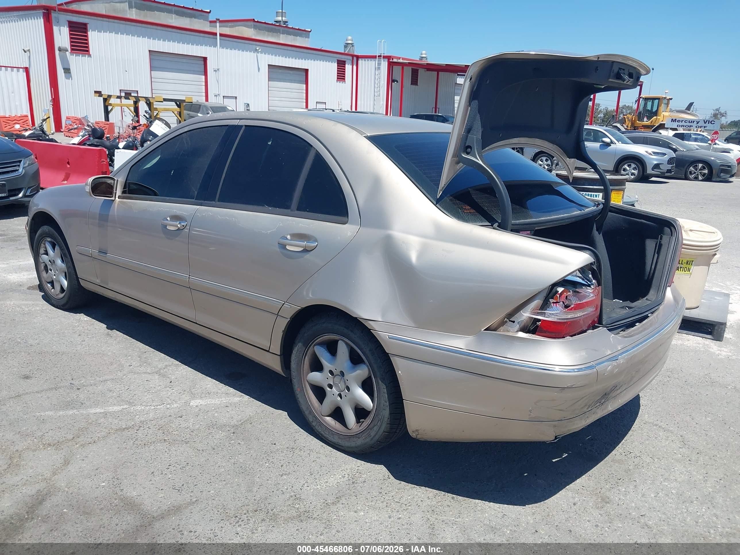 2002 Mercedes-benz C 240   Gold vin: WDBRF61J12F283751