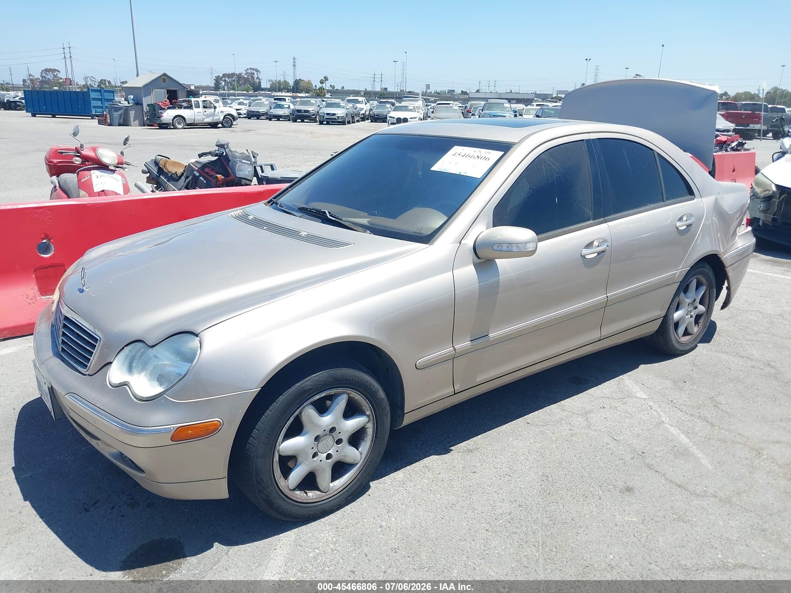 2002 Mercedes-benz C 240   Gold vin: WDBRF61J12F283751