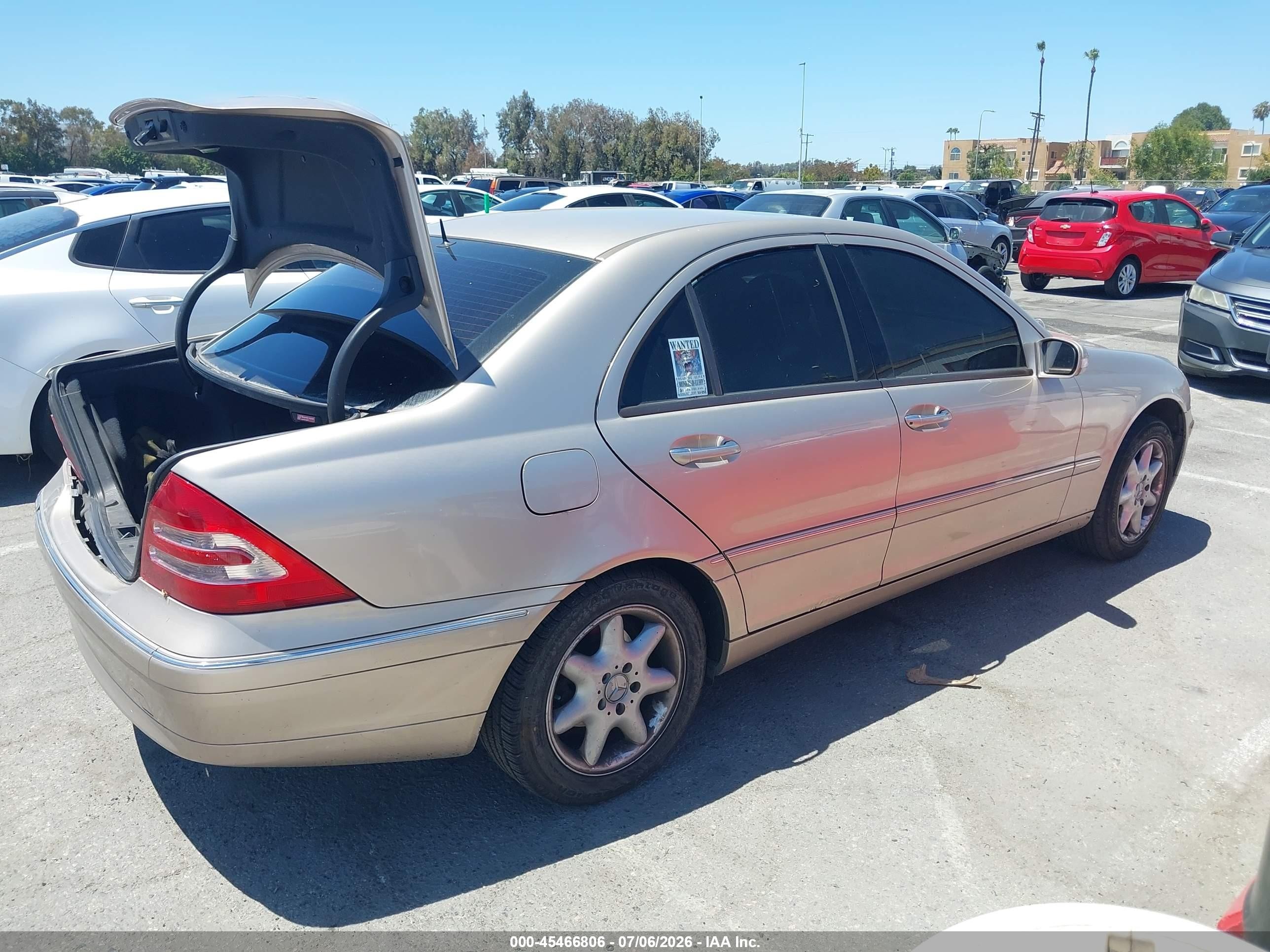 2002 Mercedes-benz C 240   Gold vin: WDBRF61J12F283751