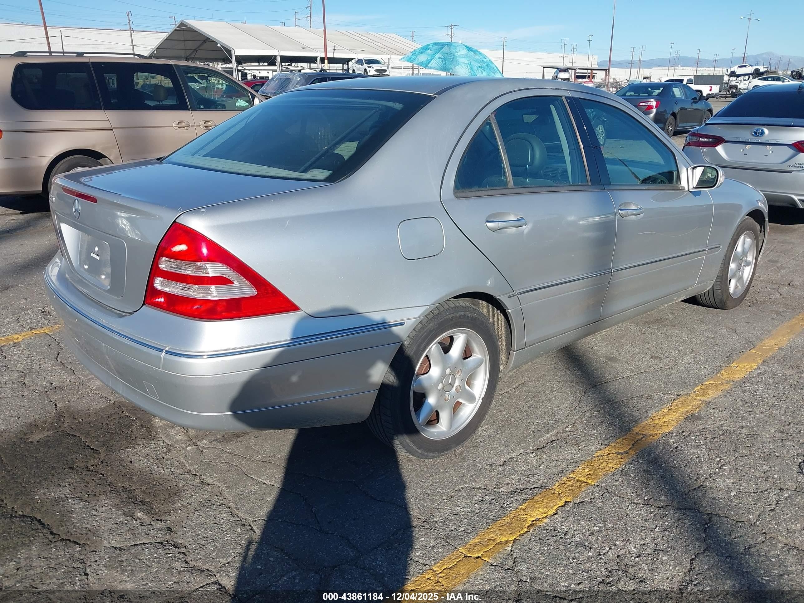2003 Mercedes-benz C 240   Серебряный vin: WDBRF61J13A480675