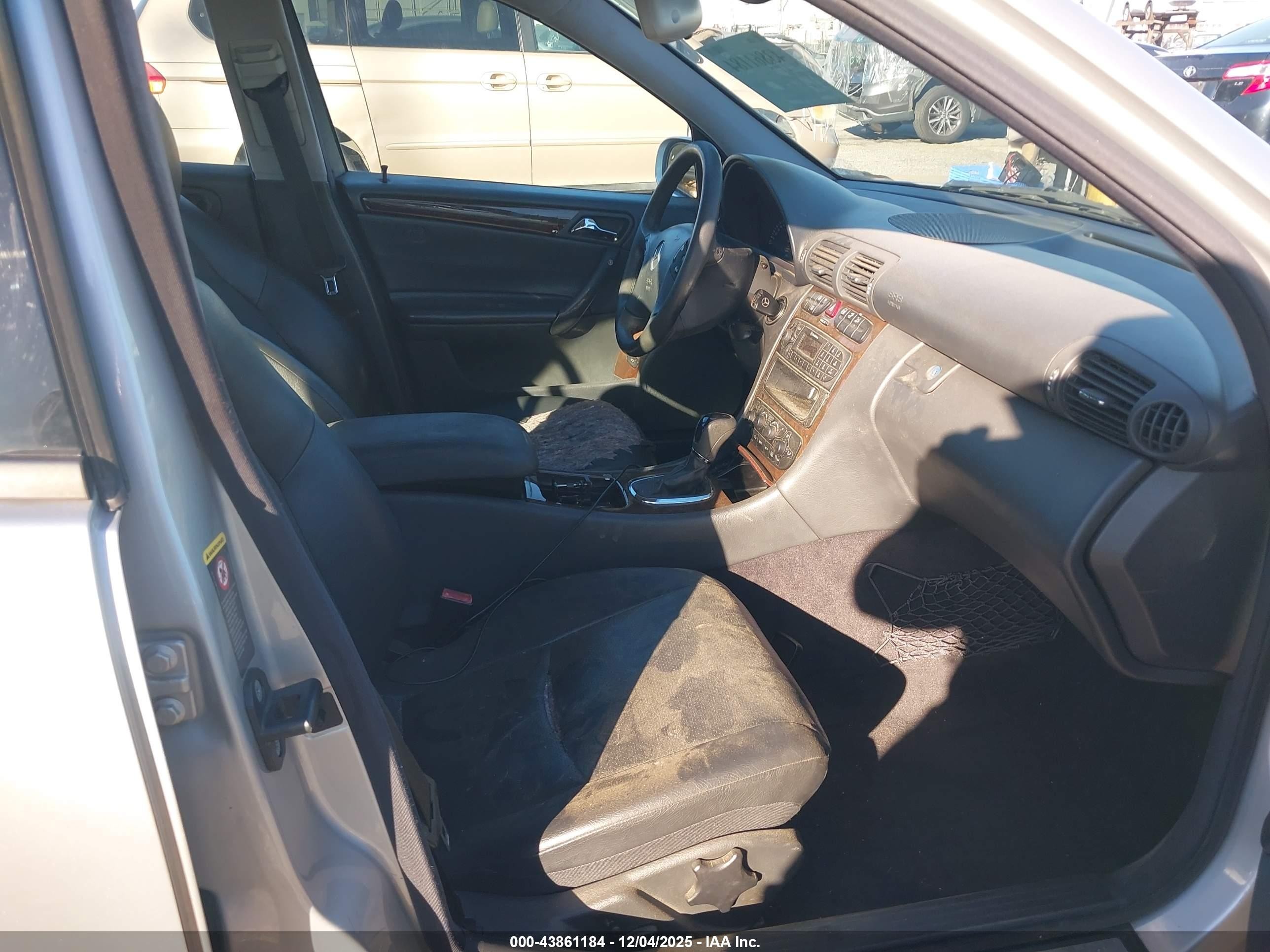 2003 Mercedes-benz C 240   Серебряный vin: WDBRF61J13A480675