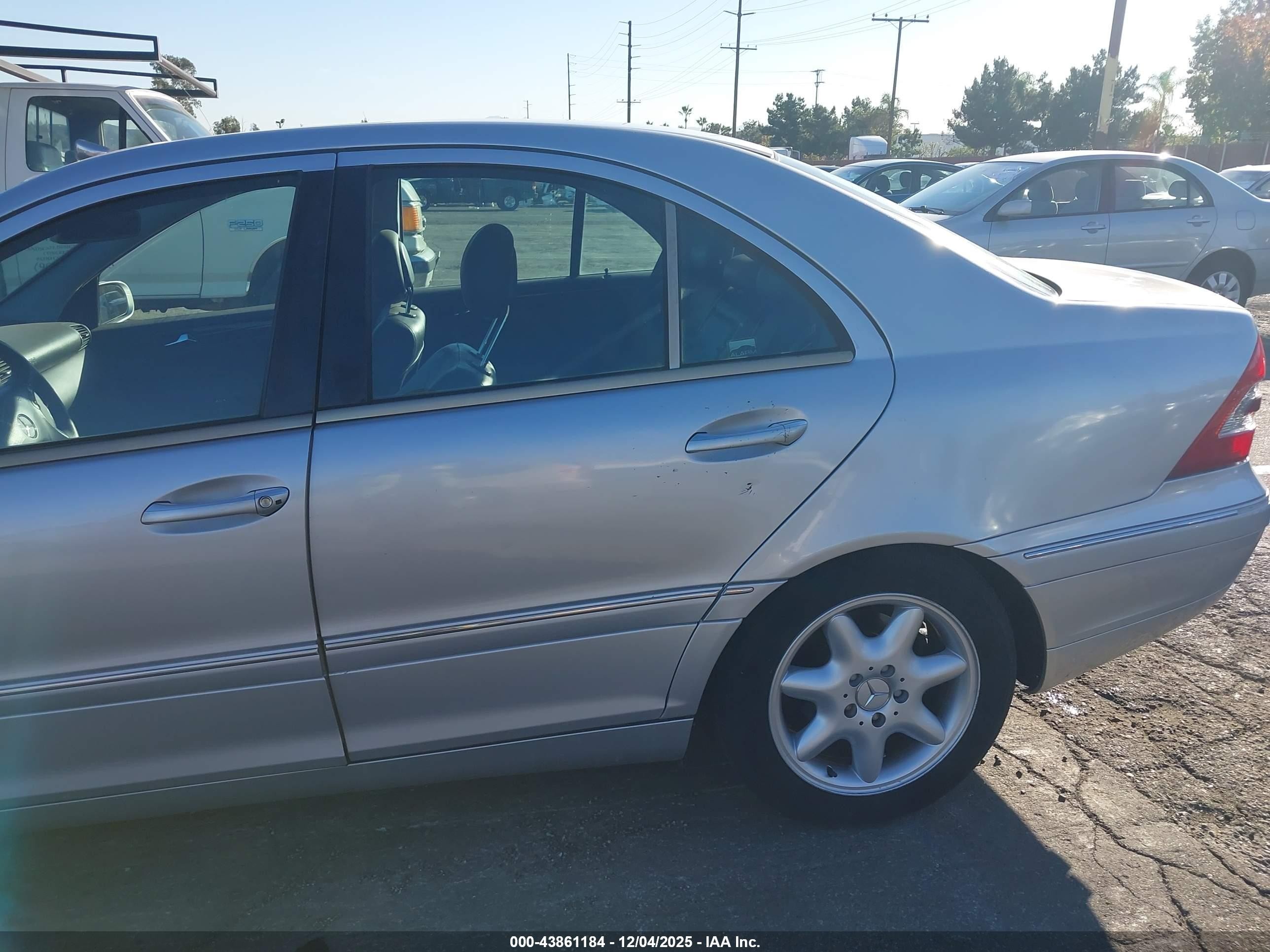 2003 Mercedes-benz C 240   Серебряный vin: WDBRF61J13A480675