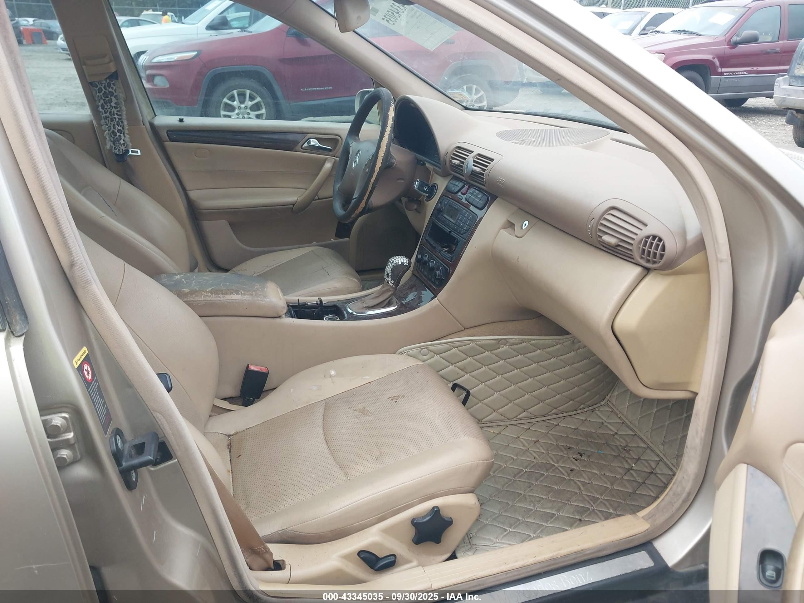 2003 Mercedes-benz C 240   Золотой vin: WDBRF61J13E009652