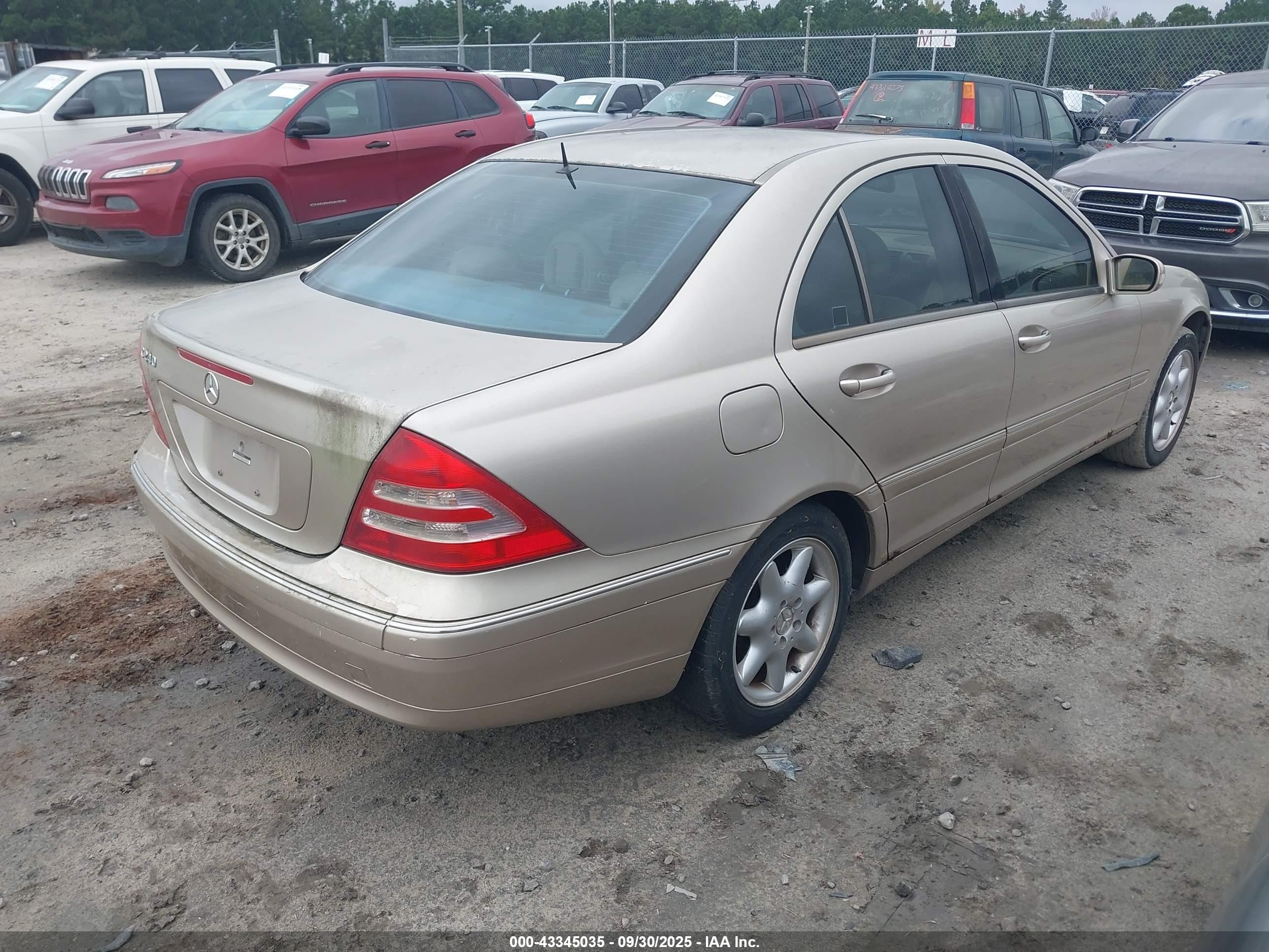2003 Mercedes-benz C 240   Золотой vin: WDBRF61J13E009652