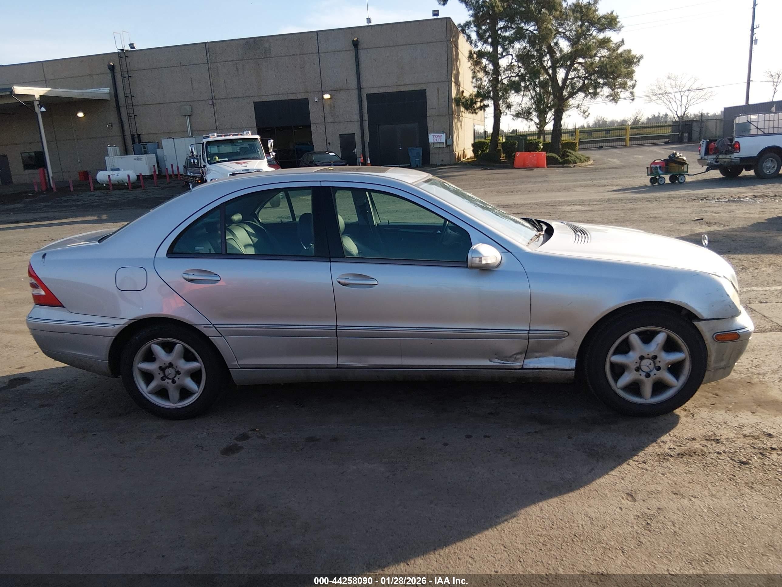 2003 Mercedes-benz C 240   Silver vin: WDBRF61J13E013894