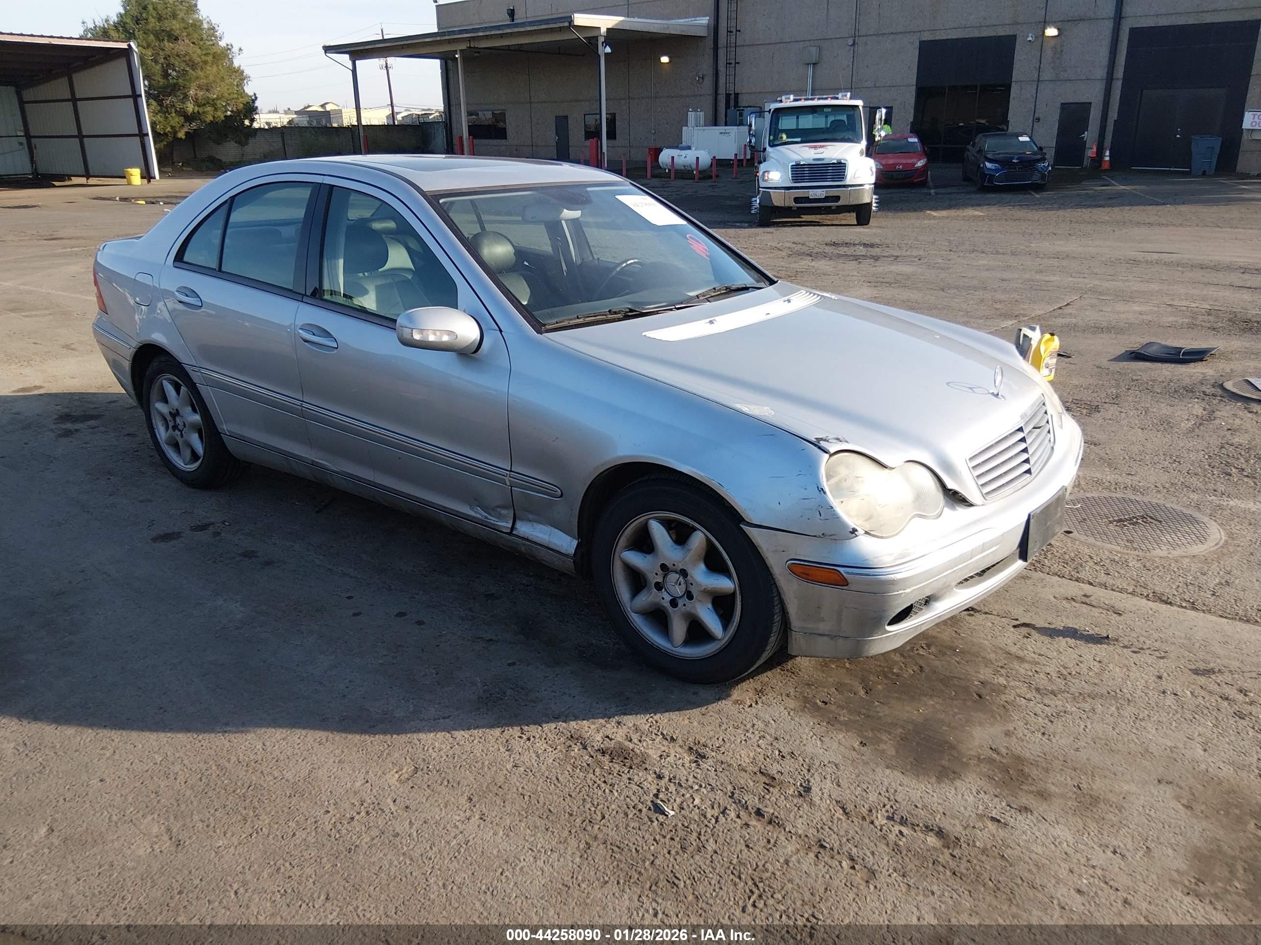 2003 Mercedes-benz C 240   Серебряный vin: WDBRF61J13E013894