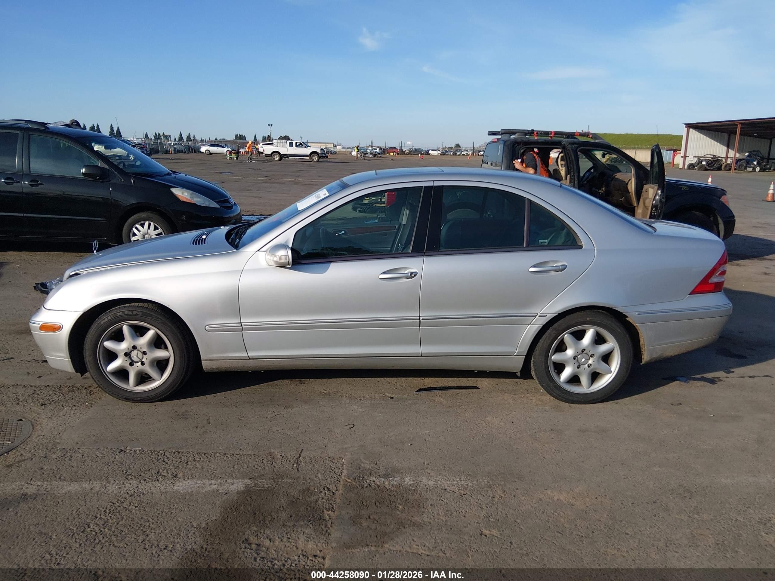 2003 Mercedes-benz C 240   Silver vin: WDBRF61J13E013894