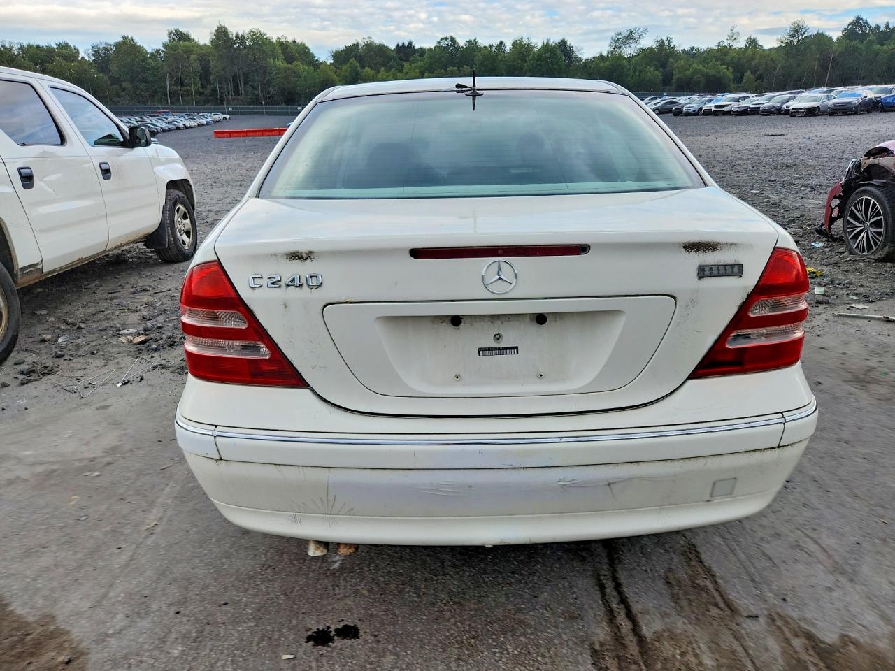 2003 Mercedes-benz C 240 White vin: WDBRF61J13F321111
