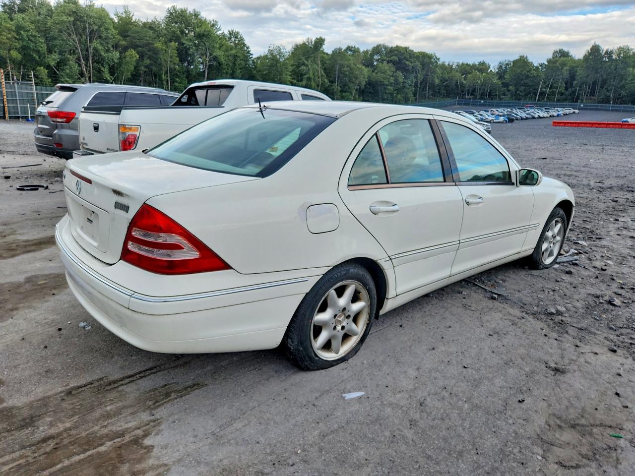 2003 Mercedes-benz C 240 White vin: WDBRF61J13F321111
