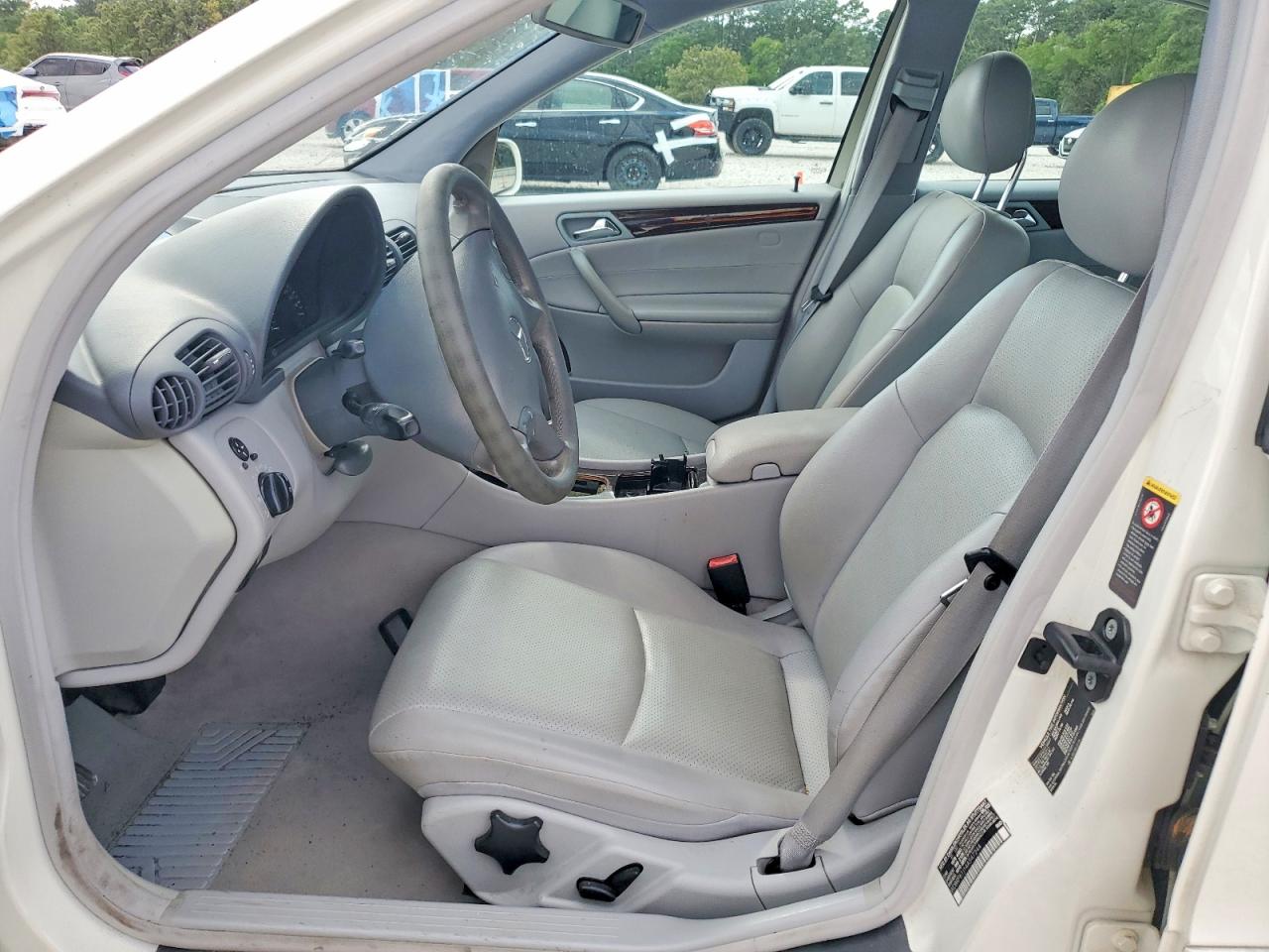 2004 Mercedes-benz C 240 White vin: WDBRF61J14A547244